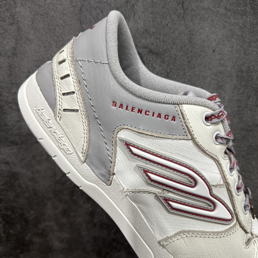 图片[7]-【XA纯原版】Balenciaga Hamptons Worn-Out 巴黎世家十八18代 涤纶（聚酯纤维）牛皮革 圆头系带 低帮 生活休闲鞋板鞋 全套原纸板楦头开发 最原汁原味的灵魂版型 全鞋荧光划线卡点 胶水把控整洁度追求极致完美 每一双都是工艺品 多重QC质检 超越公司货的品控标准 实实在在的免检产品 原盒原配 正确字体电绣 粗细、位置、大小正确 侧边TPU 透气孔匹配意产原版 正确分离大底 TPU软底 原版一致大底LOGO 立体感十足 原厂皮料水洗做旧 采购原厂网纱 偏大一码 尺码：35 36 37 38 39 40 41 42 43 44 45 46-选品中心