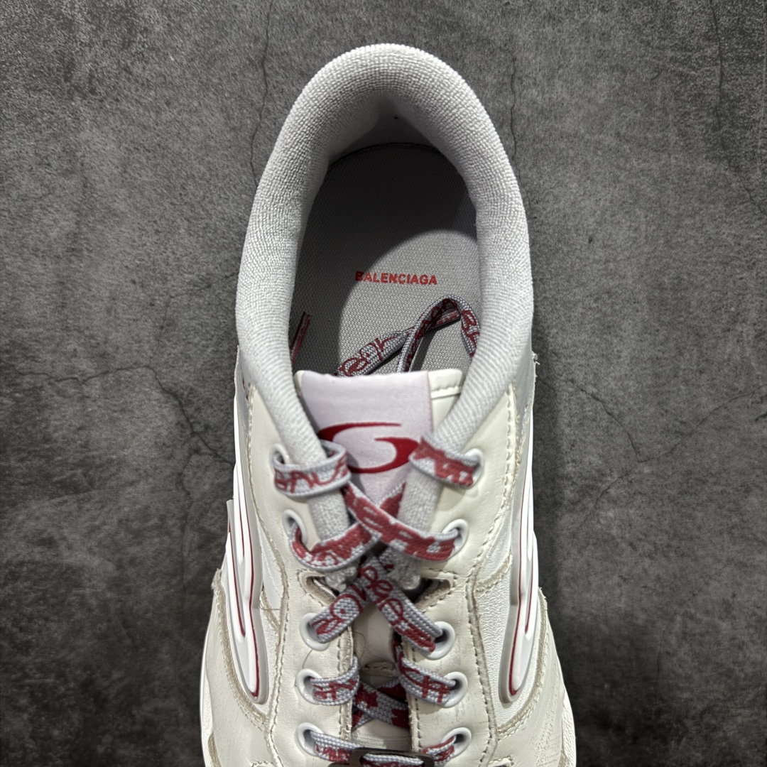 图片[8]-【XA纯原版】Balenciaga Hamptons Worn-Out 巴黎世家十八18代 涤纶（聚酯纤维）牛皮革 圆头系带 低帮 生活休闲鞋板鞋 全套原纸板楦头开发 最原汁原味的灵魂版型 全鞋荧光划线卡点 胶水把控整洁度追求极致完美 每一双都是工艺品 多重QC质检 超越公司货的品控标准 实实在在的免检产品 原盒原配 正确字体电绣 粗细、位置、大小正确 侧边TPU 透气孔匹配意产原版 正确分离大底 TPU软底 原版一致大底LOGO 立体感十足 原厂皮料水洗做旧 采购原厂网纱 偏大一码 尺码：35 36 37 38 39 40 41 42 43 44 45 46-选品中心