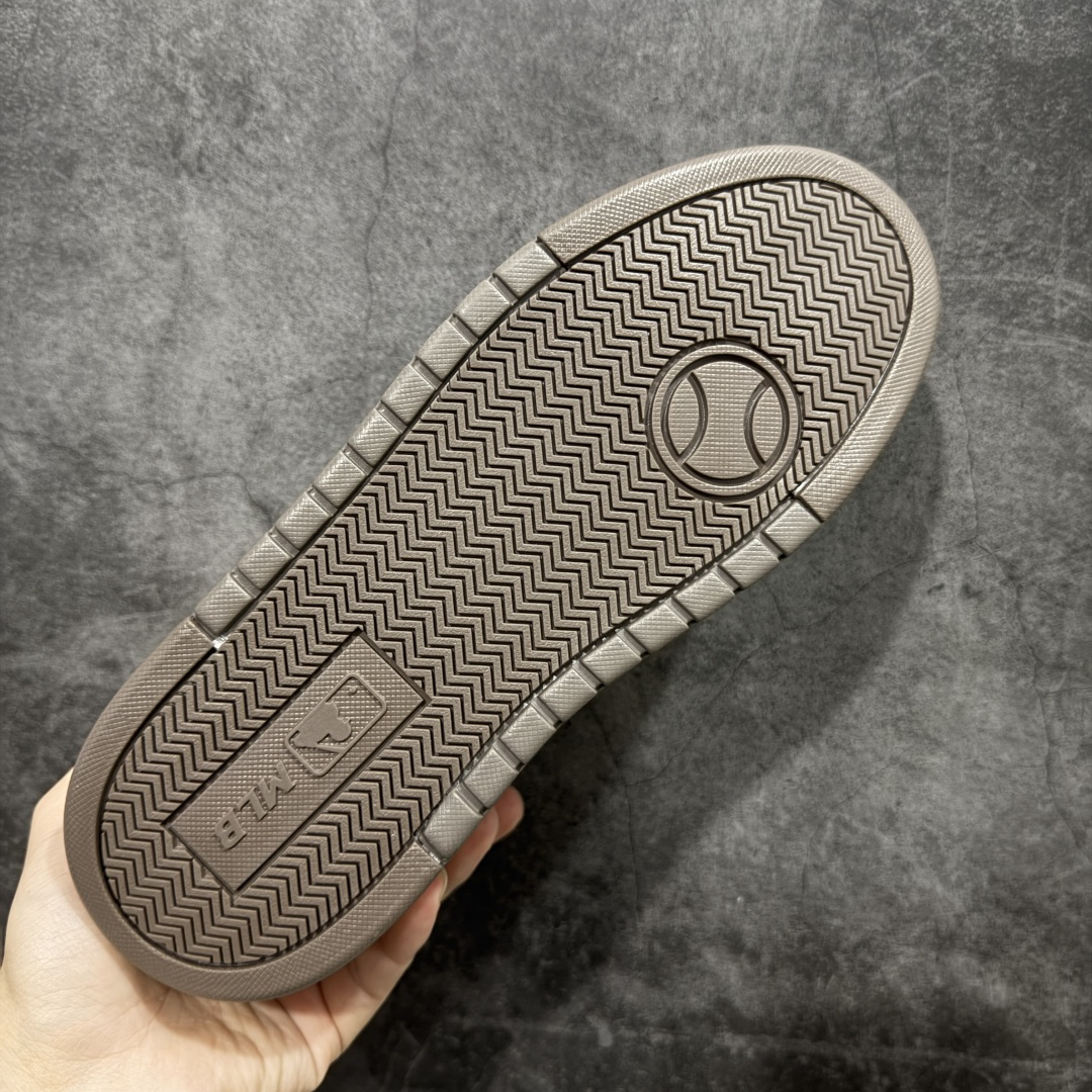 图片[9]-【公司级】韩国洋基队NY大标潮流老爹鞋 MLB小白鞋市面上唯一顶级纯原版本 原材料打造 原楦原档案数据开发版型 完美鞋头弧度/后套收口效果🆚市面文案版本‼️ 原厂立体填充鞋舌海绵 中底注胶孔原数据开发模具大底 原厂转印标 保证不掉字 内增高6cm 原厂1：1模具开发 原厂进口纳米材质 原厂 全套手提袋 原盒雷射防伪标包装 天猫订单品质 官网尺码 35-45-选品中心