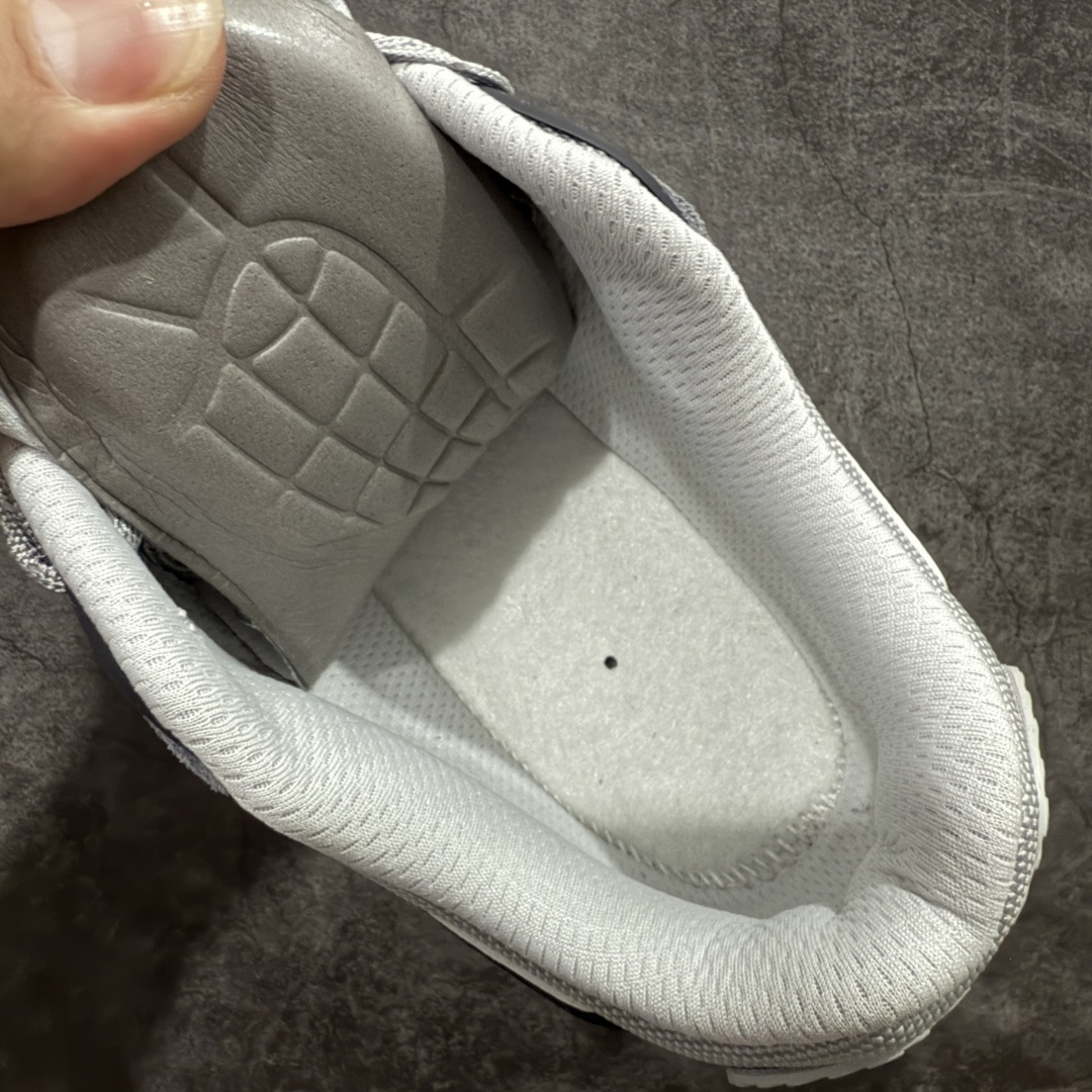 图片[9]-【顶级芯片版】Nike Air Max 90 舒适 复古 合成革减震防滑透气 低帮 休闲跑步鞋 黑灰白 HQ3817-001 鞋舌标可扫码 海外欧州过验版 原纸版原楦头 顶级90款问市 开发数月 原版开发 多道QC质检 鞋型完美复刻 原厂级别工艺 正确色卡 正确气垫蓝光 正确大底 独家私模 采用进口头层牛皮拼接 定位高端市场 行业标杆工艺 尺码：39 40 40.5 41 42 42.5 43 44 44.5 45 46-选品中心