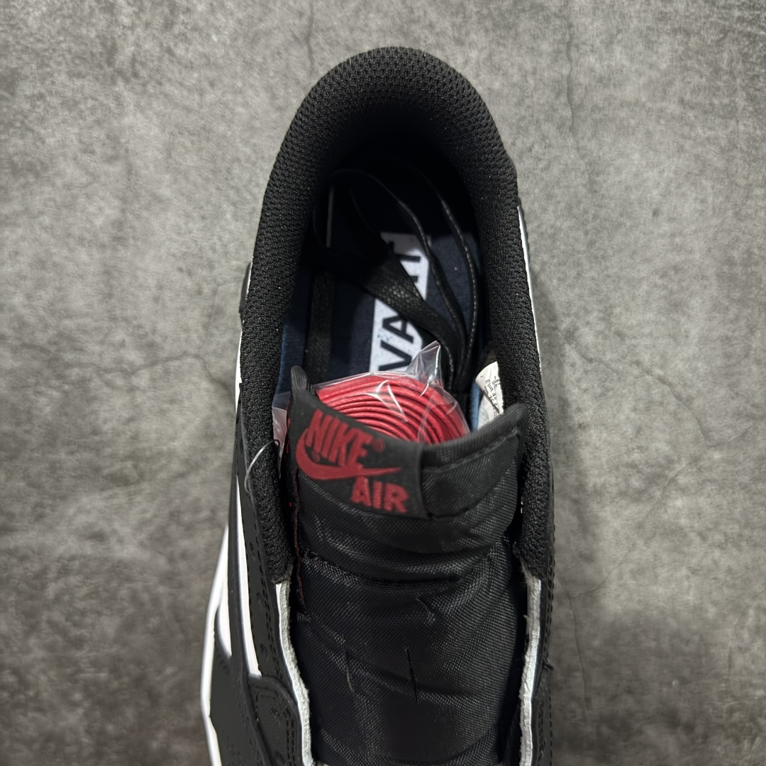 图片[8]-【原厂版】Air Jordan 1 x Travis Scott AJ1 x TS联名黑白倒钩低帮 DZ4137-700 超级强悍品质 可对比市场各大纯原版本 专业aj大厂出品 对细节的把控毋庸置疑 材料也是用最接近原鞋的头层皮料 所有地方都没有做到减配 原厂鞋楦打造完美鞋型 整体鞋型以及后跟做的弧度做的非常好 鞋带为原厂打蜡鞋带 粗细程度同步原鞋 裁片清洁度到位 无明显瑕疵毛边 免修产品 正确针车 该重针 该有尖角的地方都有做到 鞋价格非常香 转手可闭眼卖高价 到手各位就知道货有多好 绝对秒杀一切同价格货品 尺码：36-47.5-选品中心