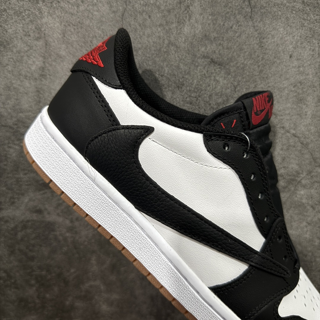 图片[7]-【原厂版】Air Jordan 1 x Travis Scott AJ1 x TS联名黑白倒钩低帮 DZ4137-700 超级强悍品质 可对比市场各大纯原版本 专业aj大厂出品 对细节的把控毋庸置疑 材料也是用最接近原鞋的头层皮料 所有地方都没有做到减配 原厂鞋楦打造完美鞋型 整体鞋型以及后跟做的弧度做的非常好 鞋带为原厂打蜡鞋带 粗细程度同步原鞋 裁片清洁度到位 无明显瑕疵毛边 免修产品 正确针车 该重针 该有尖角的地方都有做到 鞋价格非常香 转手可闭眼卖高价 到手各位就知道货有多好 绝对秒杀一切同价格货品 尺码：36-47.5-选品中心