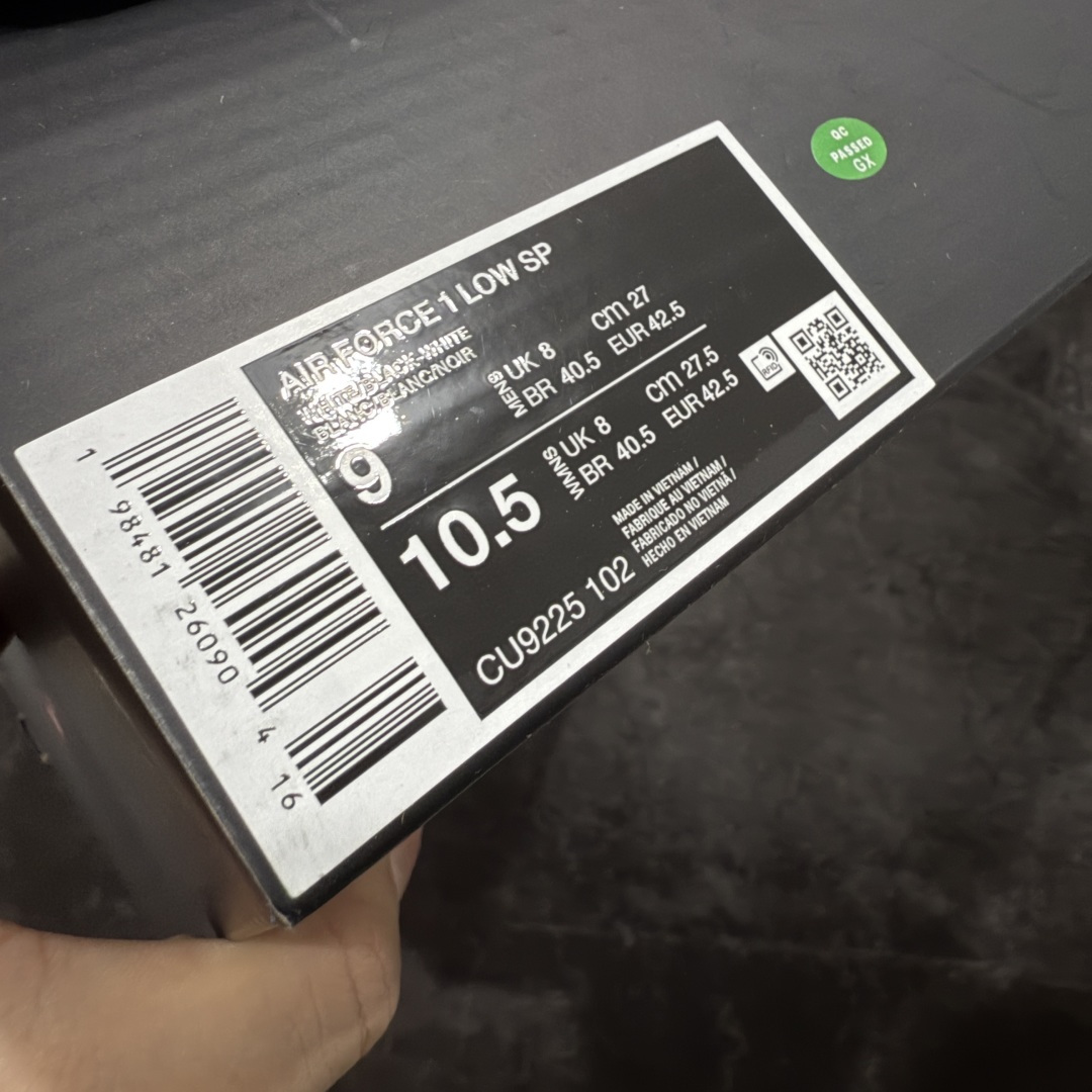 图片[9]-【GX2.0纯原】Supreme x NK Air Force 1 Low \’07 空军一号低帮经典板鞋联名 白黑 CU9225-102 顶级空军 皮料质感可媲美原版 细节吊打市场其他代号版本 全鞋电脑针车 工整有序 原厂港宝加持完美还原灵魂版型 原盒原配从里到外百分百还原 原厂全头层原厂皮料 原标原盒 内置Sole气垫 中底白色背胶 中底划线 已经无限的接近公司 原厂楦头 原厂刺绣 后跟弧度修正 正确中底四线防伪 尺码：36 36.5 37.5 38 38.5 39 40 40.5 41 42 42.5 43 44 44.5 45 46-选品中心