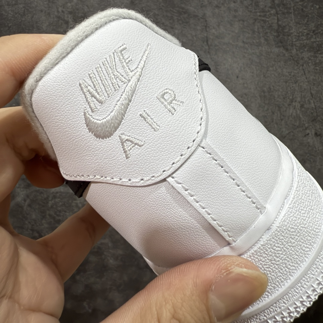图片[2]-【GX2.0纯原】Supreme x NK Air Force 1 Low \’07 空军一号低帮经典板鞋联名 白黑 CU9225-102 顶级空军 皮料质感可媲美原版 细节吊打市场其他代号版本 全鞋电脑针车 工整有序 原厂港宝加持完美还原灵魂版型 原盒原配从里到外百分百还原 原厂全头层原厂皮料 原标原盒 内置Sole气垫 中底白色背胶 中底划线 已经无限的接近公司 原厂楦头 原厂刺绣 后跟弧度修正 正确中底四线防伪 尺码：36 36.5 37.5 38 38.5 39 40 40.5 41 42 42.5 43 44 44.5 45 46-选品中心