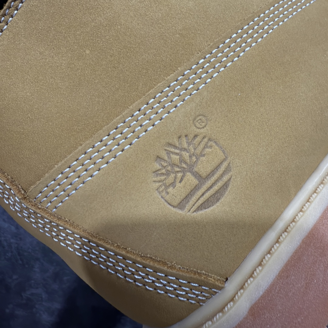 图片[4]-【加绒版】添柏岚 Timberland 踢不烂/经典款黄色高帮 加绒加毛款 渠道代工厂生产 用料扎实 原单正品工艺解析 进口防水磨砂牛皮 紫光Logo防伪标识 精准电脑车线 四线并齐工艺 橡胶防滑大底耐造耐磨 全真牛皮领口/内里/鞋垫 配备抗疲劳减震蜂窝鞋垫 舒适性极高 平常生活实用性极高 经典简单易搭配 刮风下雨打雷防电防水抗寒保温必备 全套装柜包装配件 尺码： 35 36 37 37.5 38 38.5 39 39.5 40 41 41.5 42 43 43.5 44 44.5 45 正品官网一致尺码-选品中心