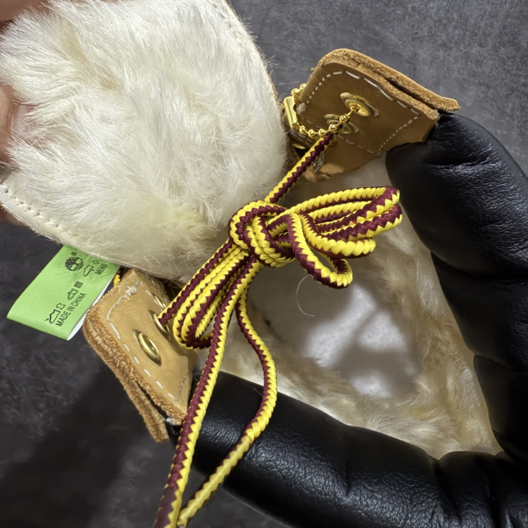 图片[6]-【加绒版】添柏岚 Timberland 踢不烂/经典款黄色高帮 加绒加毛款 渠道代工厂生产 用料扎实 原单正品工艺解析 进口防水磨砂牛皮 紫光Logo防伪标识 精准电脑车线 四线并齐工艺 橡胶防滑大底耐造耐磨 全真牛皮领口/内里/鞋垫 配备抗疲劳减震蜂窝鞋垫 舒适性极高 平常生活实用性极高 经典简单易搭配 刮风下雨打雷防电防水抗寒保温必备 全套装柜包装配件 尺码： 35 36 37 37.5 38 38.5 39 39.5 40 41 41.5 42 43 43.5 44 44.5 45 正品官网一致尺码-选品中心