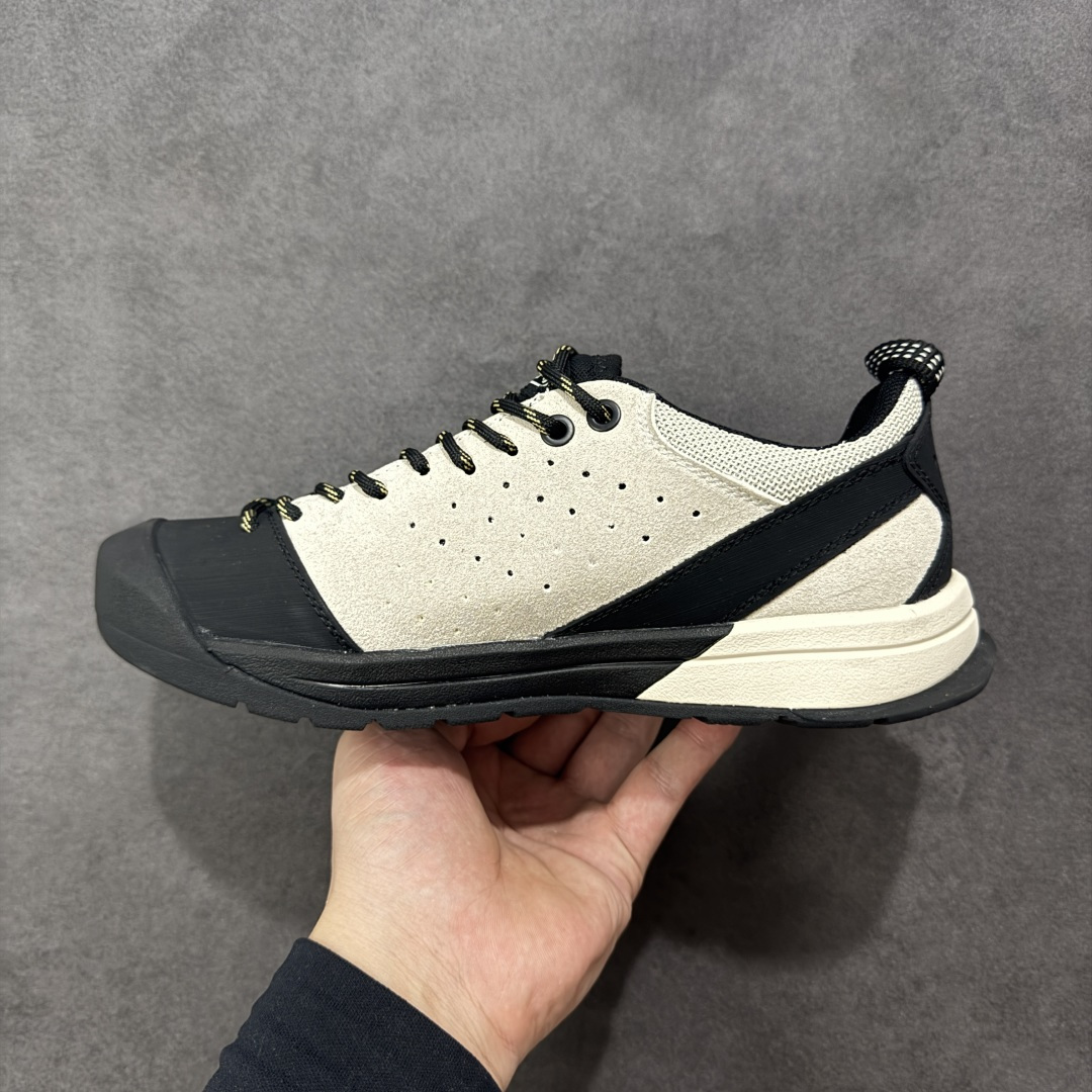 图片[2]-【公司级】科恩Keen Jasper Suede Sneakers 贾斯珀系列复古低帮户外风露营徒步登山运动训练鞋“绒面芥末黄黑”1022268 男女鞋采用环保绒面革鞋面材质#内嵌高密度EVA发泡缓震脚垫#外置一体式包裹防滑防剐蹭耐磨橡胶大底 向经典的90年代致敬！山系神级鞋履,美国人气户外品牌 说到 KEEN 这个户外品牌，除了之前介绍过的经典凉鞋 KEEN NEWPORT 之外，另一双具有10年历史的 JASPER 也是非常值得大家关注的经典户外鞋 ，号称山系神级鞋履的JASPER，一直都是热门的长青款户外鞋，不管是登山还是日常穿搭都非常适合，街头也早已穿搭到爆了，可以说是每位户外人必备一双的户外鞋！ 适逢 JASPER 10周年，KEEN 也推出6款新色，不对称双色设计，加上经典的90年代户外流行色系，这样的配置复古但不流俗。 尺码：36-45 编码：JJB260270-选品中心