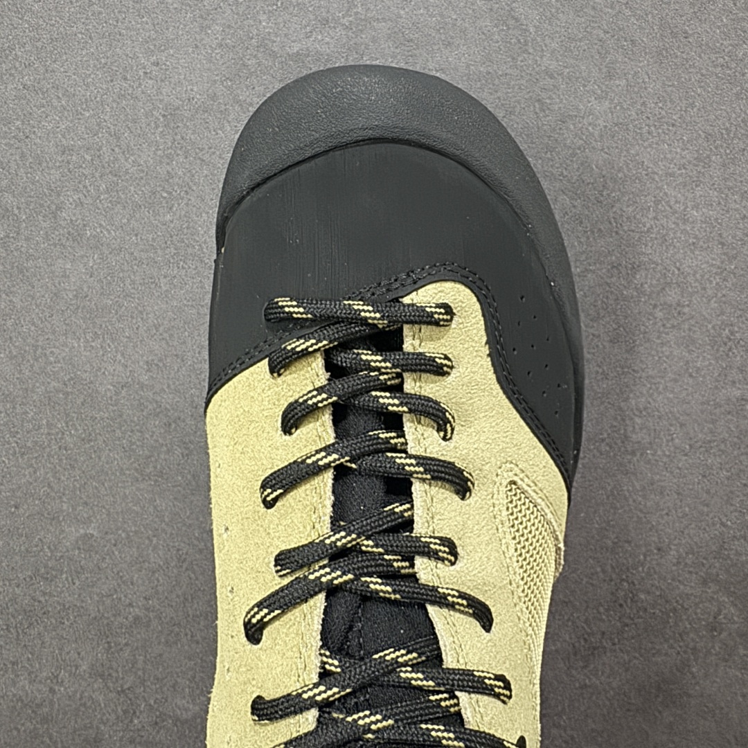图片[7]-【公司级】科恩Keen Jasper Suede Sneakers 贾斯珀系列复古低帮户外风露营徒步登山运动训练鞋“绒面芥末黄黑”1022268 男女鞋采用环保绒面革鞋面材质#内嵌高密度EVA发泡缓震脚垫#外置一体式包裹防滑防剐蹭耐磨橡胶大底❗向经典的90年代致敬！山系神级鞋履,美国人气户外品牌 说到 KEEN 这个户外品牌，除了之前介绍过的经典凉鞋 KEEN NEWPORT 之外，另一双具有10年历史的 JASPER 也是非常值得大家关注的经典户外鞋 ，号称山系神级鞋履的JASPER，一直都是热门的长青款户外鞋，不管是登山还是日常穿搭都非常适合，街头也早已穿搭到爆了，可以说是每位户外人必备一双的户外鞋！ 适逢 JASPER 10周年，KEEN 也推出6款新色，不对称双色设计，加上经典的90年代户外流行色系，这样的配置复古但不流俗。 尺码：36-45 编码：JJB260270-选品中心