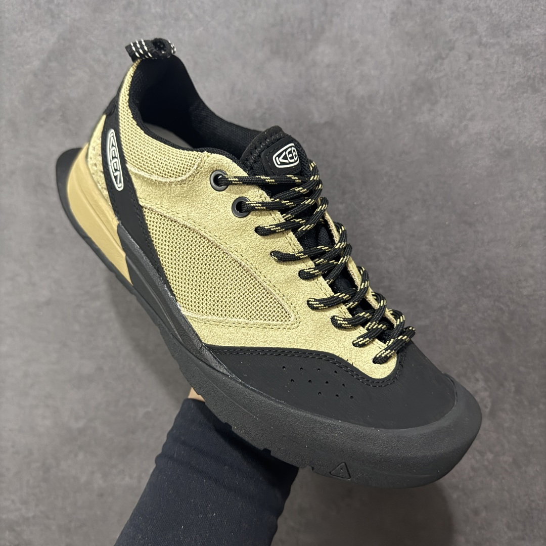图片[3]-【公司级】科恩Keen Jasper Suede Sneakers 贾斯珀系列复古低帮户外风露营徒步登山运动训练鞋“绒面芥末黄黑”1022268 男女鞋采用环保绒面革鞋面材质#内嵌高密度EVA发泡缓震脚垫#外置一体式包裹防滑防剐蹭耐磨橡胶大底❗向经典的90年代致敬！山系神级鞋履,美国人气户外品牌 说到 KEEN 这个户外品牌，除了之前介绍过的经典凉鞋 KEEN NEWPORT 之外，另一双具有10年历史的 JASPER 也是非常值得大家关注的经典户外鞋 ，号称山系神级鞋履的JASPER，一直都是热门的长青款户外鞋，不管是登山还是日常穿搭都非常适合，街头也早已穿搭到爆了，可以说是每位户外人必备一双的户外鞋！ 适逢 JASPER 10周年，KEEN 也推出6款新色，不对称双色设计，加上经典的90年代户外流行色系，这样的配置复古但不流俗。 尺码：36-45 编码：JJB260270-选品中心