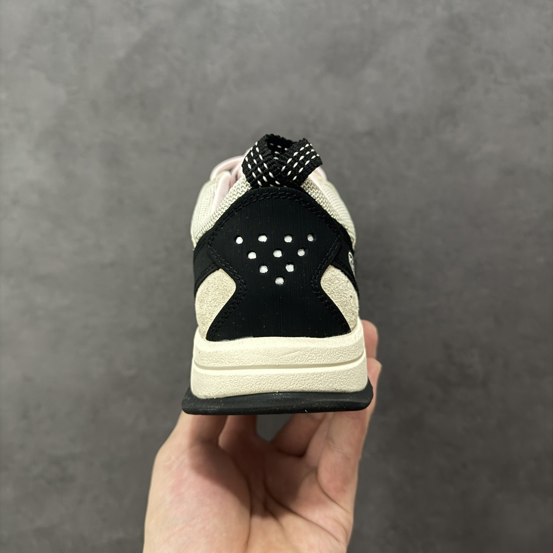 图片[4]-【公司级】科恩Keen Jasper Suede Sneakers 贾斯珀系列复古低帮户外风露营徒步登山运动训练鞋“绒面芥末黄黑”1022268 男女鞋采用环保绒面革鞋面材质#内嵌高密度EVA发泡缓震脚垫#外置一体式包裹防滑防剐蹭耐磨橡胶大底❗ 向经典的90年代致敬！山系神级鞋履,美国人气户外品牌 说到 KEEN 这个户外品牌，除了之前介绍过的经典凉鞋 KEEN NEWPORT 之外，另一双具有10年历史的 JASPER 也是非常值得大家关注的经典户外鞋 ，号称山系神级鞋履的JASPER，一直都是热门的长青款户外鞋，不管是登山还是日常穿搭都非常适合，街头也早已穿搭到爆了，可以说是每位户外人必备一双的户外鞋！ 适逢 JASPER 10周年，KEEN 也推出6款新色，不对称双色设计，加上经典的90年代户外流行色系，这样的配置复古但不流俗。 尺码：36-45 编码：JJB260270-选品中心