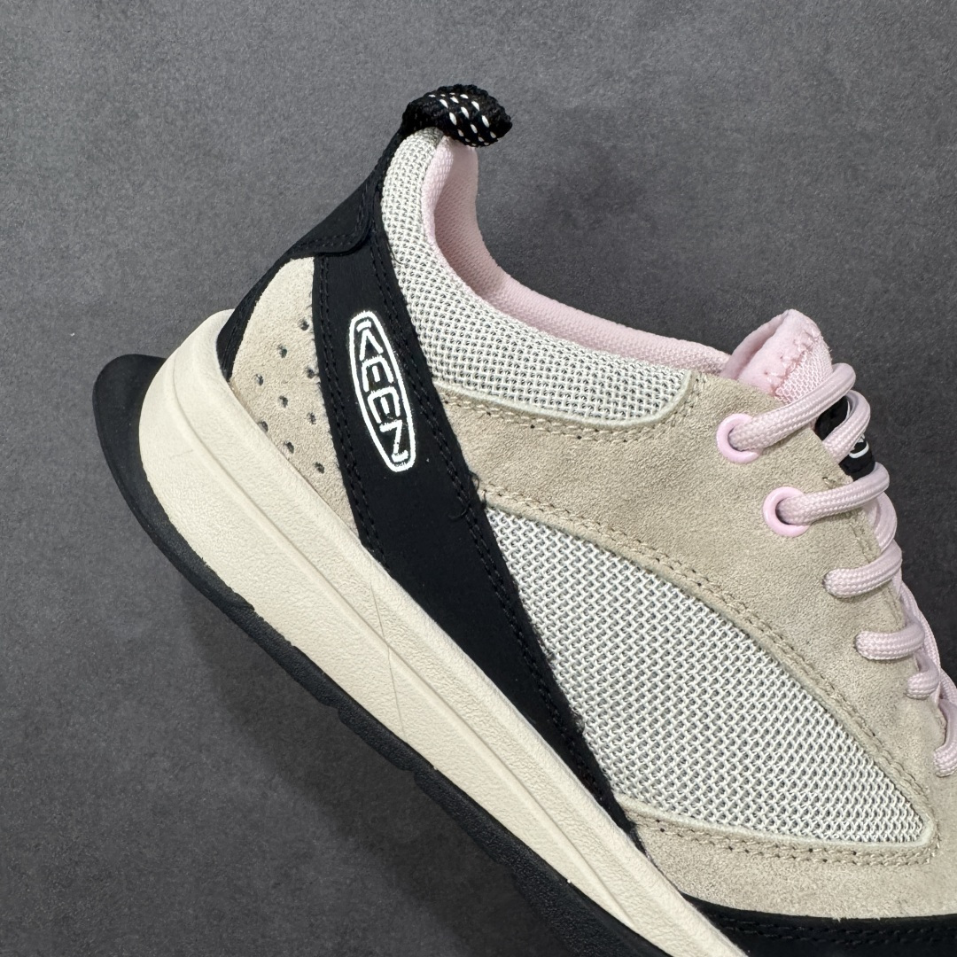 图片[6]-【公司级】科恩Keen Jasper Suede Sneakers 贾斯珀系列复古低帮户外风露营徒步登山运动训练鞋“绒面芥末黄黑”1022268 男女鞋采用环保绒面革鞋面材质#内嵌高密度EVA发泡缓震脚垫#外置一体式包裹防滑防剐蹭耐磨橡胶大底❗ 向经典的90年代致敬！山系神级鞋履,美国人气户外品牌 说到 KEEN 这个户外品牌，除了之前介绍过的经典凉鞋 KEEN NEWPORT 之外，另一双具有10年历史的 JASPER 也是非常值得大家关注的经典户外鞋 ，号称山系神级鞋履的JASPER，一直都是热门的长青款户外鞋，不管是登山还是日常穿搭都非常适合，街头也早已穿搭到爆了，可以说是每位户外人必备一双的户外鞋！ 适逢 JASPER 10周年，KEEN 也推出6款新色，不对称双色设计，加上经典的90年代户外流行色系，这样的配置复古但不流俗。 尺码：36-45 编码：JJB260270-选品中心