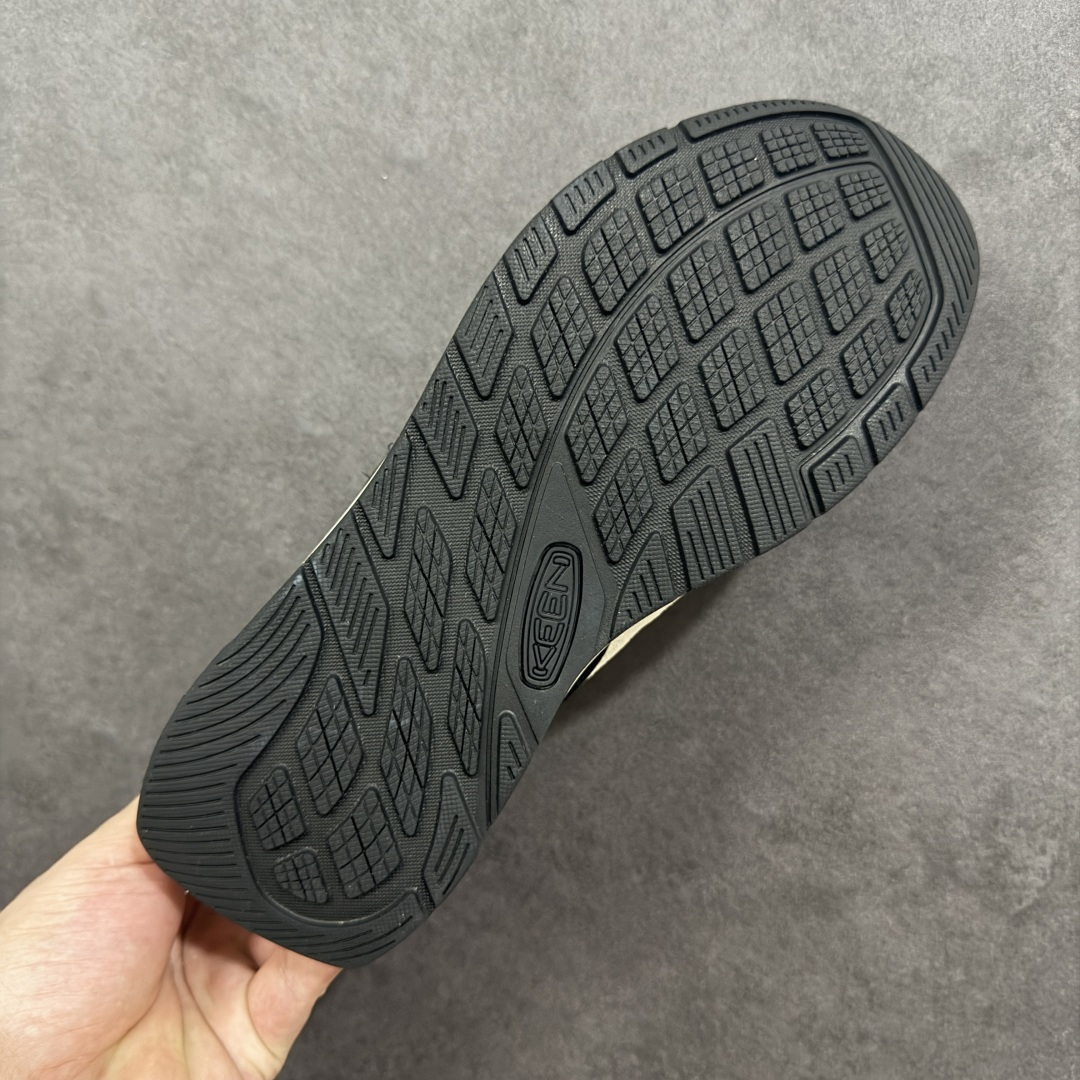 图片[9]-【公司级】科恩Keen Jasper Suede Sneakers 贾斯珀系列复古低帮户外风露营徒步登山运动训练鞋“绒面芥末黄黑”1022268 男女鞋采用环保绒面革鞋面材质#内嵌高密度EVA发泡缓震脚垫#外置一体式包裹防滑防剐蹭耐磨橡胶大底❗ 向经典的90年代致敬！山系神级鞋履,美国人气户外品牌 说到 KEEN 这个户外品牌，除了之前介绍过的经典凉鞋 KEEN NEWPORT 之外，另一双具有10年历史的 JASPER 也是非常值得大家关注的经典户外鞋 ，号称山系神级鞋履的JASPER，一直都是热门的长青款户外鞋，不管是登山还是日常穿搭都非常适合，街头也早已穿搭到爆了，可以说是每位户外人必备一双的户外鞋！ 适逢 JASPER 10周年，KEEN 也推出6款新色，不对称双色设计，加上经典的90年代户外流行色系，这样的配置复古但不流俗。 尺码：36-45 编码：JJB260270-选品中心