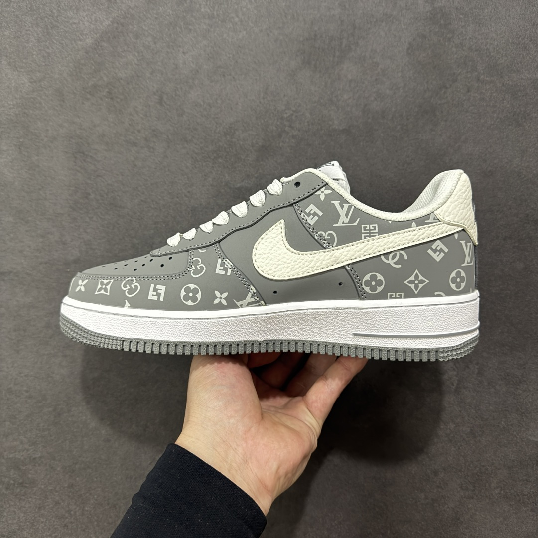 图片[2]-【定制版】NIke Air Force 1 \’07 Low LV联名–灰白印花 空军一号低帮 运动鞋 休闲鞋 高级夜光效果 折边针车 工艺难度大 原楦头原纸板 高端定制鞋盒 原厂鞋底 超高清洁度 细节完美 货号：NH0601-575 尺码：36 36.5 37.5 38 38.5 39 40 40.5 41 42 42.5 43 44 44.5 45 编码：HXSB310320-选品中心