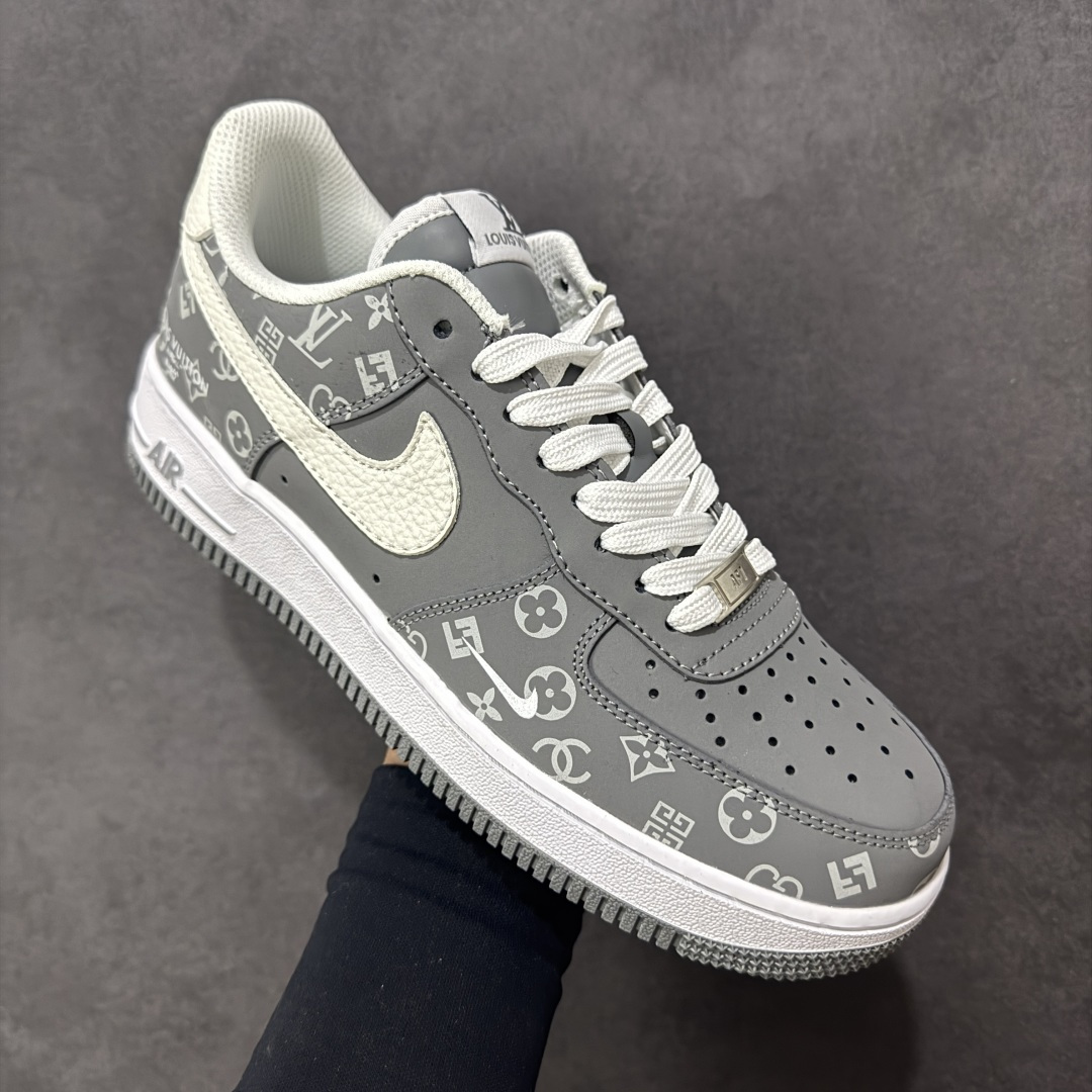 图片[3]-【定制版】NIke Air Force 1 \’07 Low LV联名–灰白印花 空军一号低帮 运动鞋 休闲鞋 高级夜光效果 折边针车 工艺难度大 原楦头原纸板 高端定制鞋盒 原厂鞋底 超高清洁度 细节完美 货号：NH0601-575 尺码：36 36.5 37.5 38 38.5 39 40 40.5 41 42 42.5 43 44 44.5 45 编码：HXSB310320-选品中心