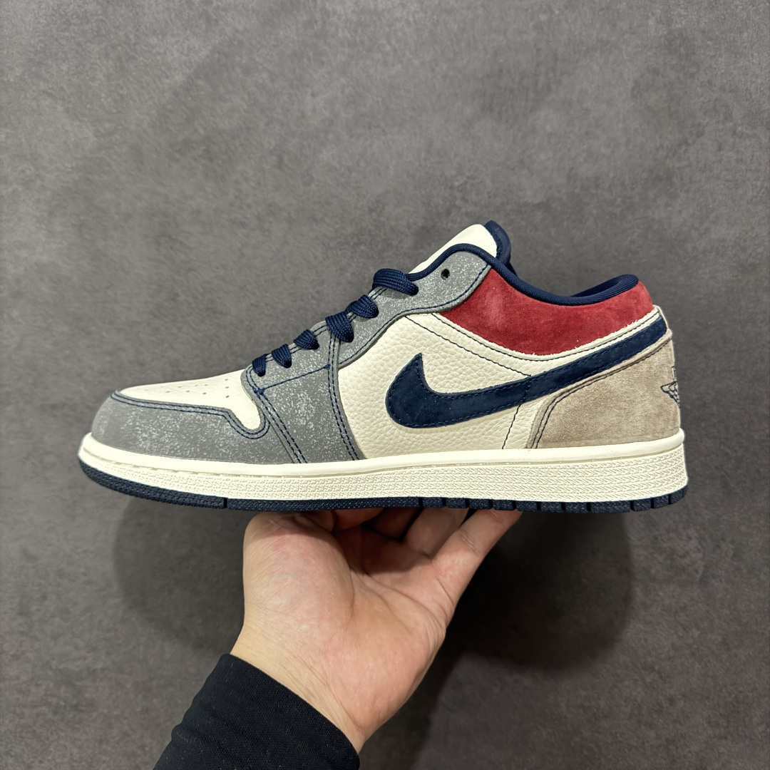 图片[2]-【定制版】高端定制Air Jordan 1 Low AJ1 乔1 “巴黎世家联名—灰红蓝猪八”高端定制 低帮复古篮球鞋 #定制鞋盒 大厂纯原品质出货 超高清洁度 皮料切割干净无任何毛边 细节完美 货号：QD1988-008 尺码：36 36.5 37.5 38 38.5 39 40 40.5 41 42 42.5 43 44 44.5 45 编码：HXSB330340-选品中心
