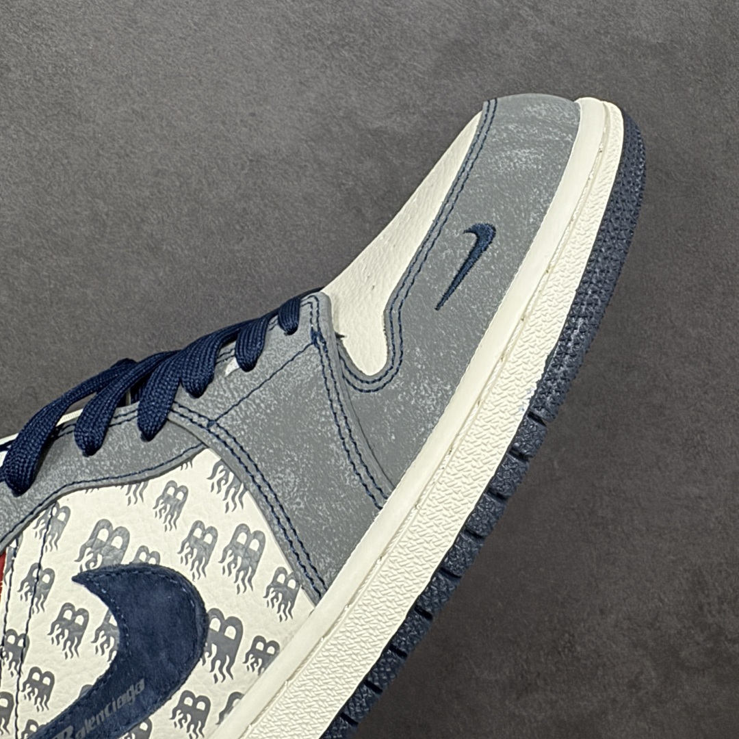 图片[5]-【定制版】高端定制Air Jordan 1 Low AJ1 乔1 “巴黎世家联名—灰红蓝猪八”高端定制 低帮复古篮球鞋 #定制鞋盒 大厂纯原品质出货 超高清洁度 皮料切割干净无任何毛边 细节完美 货号：QD1988-008 尺码：36 36.5 37.5 38 38.5 39 40 40.5 41 42 42.5 43 44 44.5 45 编码：HXSB330340-选品中心