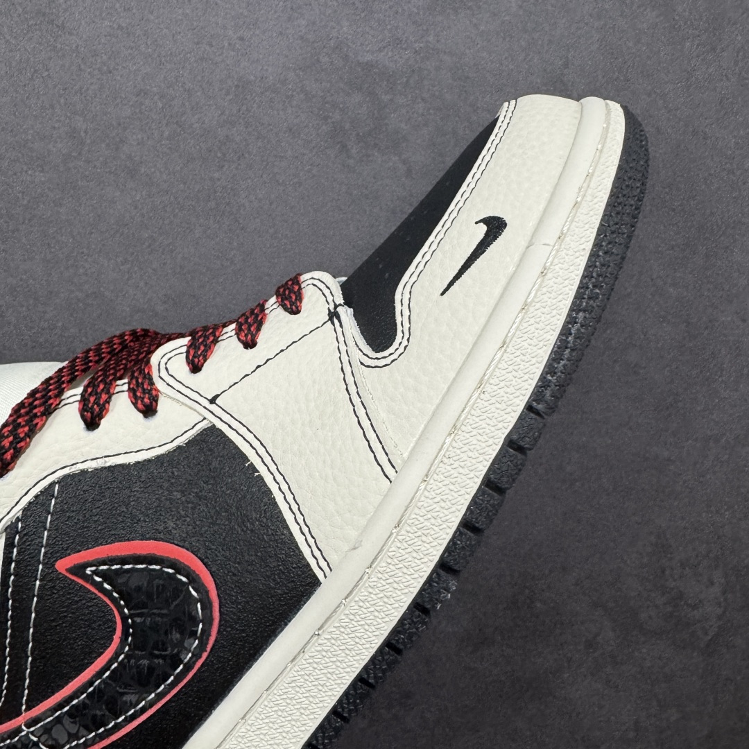 图片[5]-【定制版】Nike Jordan Air Jordan 1“斯图西联名——米白黑红勾” 高端定制 低帮 复古 减震 防滑 耐磨 篮球鞋 定制鞋盒 大厂纯原品质出货 超高清洁度 皮料切割干净无任何毛边 细节完美 货号：QG1988-013 尺码：36 36.5 37.5 38 38.5 39 40 40.5 41 42 42.5 43 44 44.5 45 编码：HXSB330340-选品中心