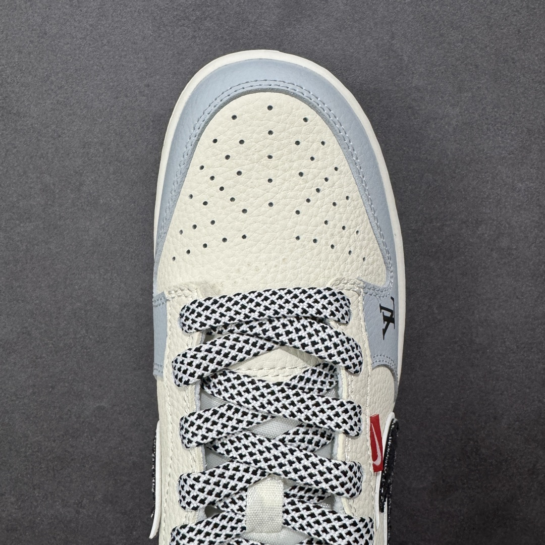 图片[7]-【定制版】Nike SB Dunk Low“ LV联名——米黑牛仔” 周年高端定制 低帮休闲板鞋 定制鞋盒 大厂纯原品质出货 超高清洁度 皮料切割干净无任何毛边 细节完美 货号：DN3168-002 尺码：36 36.5 37.5 38 38.5 39 40 40.5 41 42 42.5 43 44 44.5 45 编码：HXSB330340-选品中心