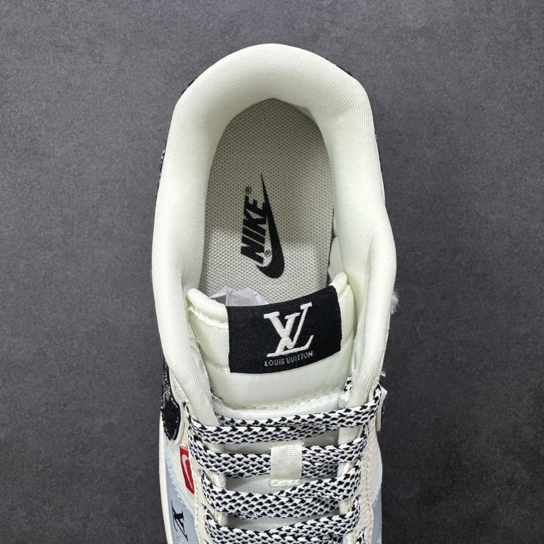 图片[8]-【定制版】Nike SB Dunk Low“ LV联名——米黑牛仔” 周年高端定制 低帮休闲板鞋 定制鞋盒 大厂纯原品质出货 超高清洁度 皮料切割干净无任何毛边 细节完美 货号：DN3168-002 尺码：36 36.5 37.5 38 38.5 39 40 40.5 41 42 42.5 43 44 44.5 45 编码：HXSB330340-选品中心