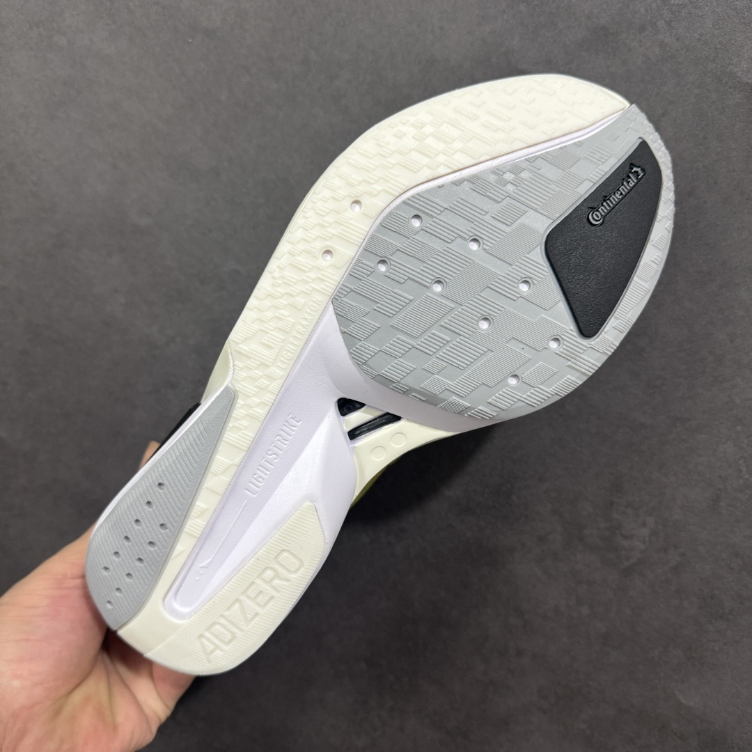 图片[9]-【真碳版本】Ad Adizero Boston 13 M阿迪马拉松系列超轻防滑训练跑步运动鞋 JS4947 市场目前独家使用真碳柱 组合底版本 区别市场涂漆假碳一体大底货 这双跑鞋在保留了前一代的核心科技的基础上，做了一些调整和优化，让跑鞋的脚感更加柔软、回弹和舒适。同时，它也回归了 BOSTON 系列原本的精神，提供了一双适合各种训练和速度的性能跑鞋。 尺码：36 36.5 37 38 38.5 39 40 40.5 41 42 42.5 43 44 44.5 45-选品中心