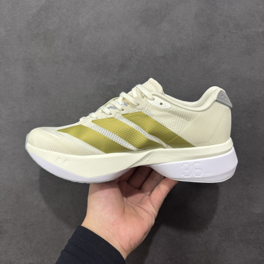 图片[2]-【真碳版本】Ad Adizero Boston 13 M阿迪马拉松系列超轻防滑训练跑步运动鞋 JS4947 市场目前独家使用真碳柱 组合底版本 区别市场涂漆假碳一体大底货 这双跑鞋在保留了前一代的核心科技的基础上，做了一些调整和优化，让跑鞋的脚感更加柔软、回弹和舒适。同时，它也回归了 BOSTON 系列原本的精神，提供了一双适合各种训练和速度的性能跑鞋。 尺码：36 36.5 37 38 38.5 39 40 40.5 41 42 42.5 43 44 44.5 45-选品中心