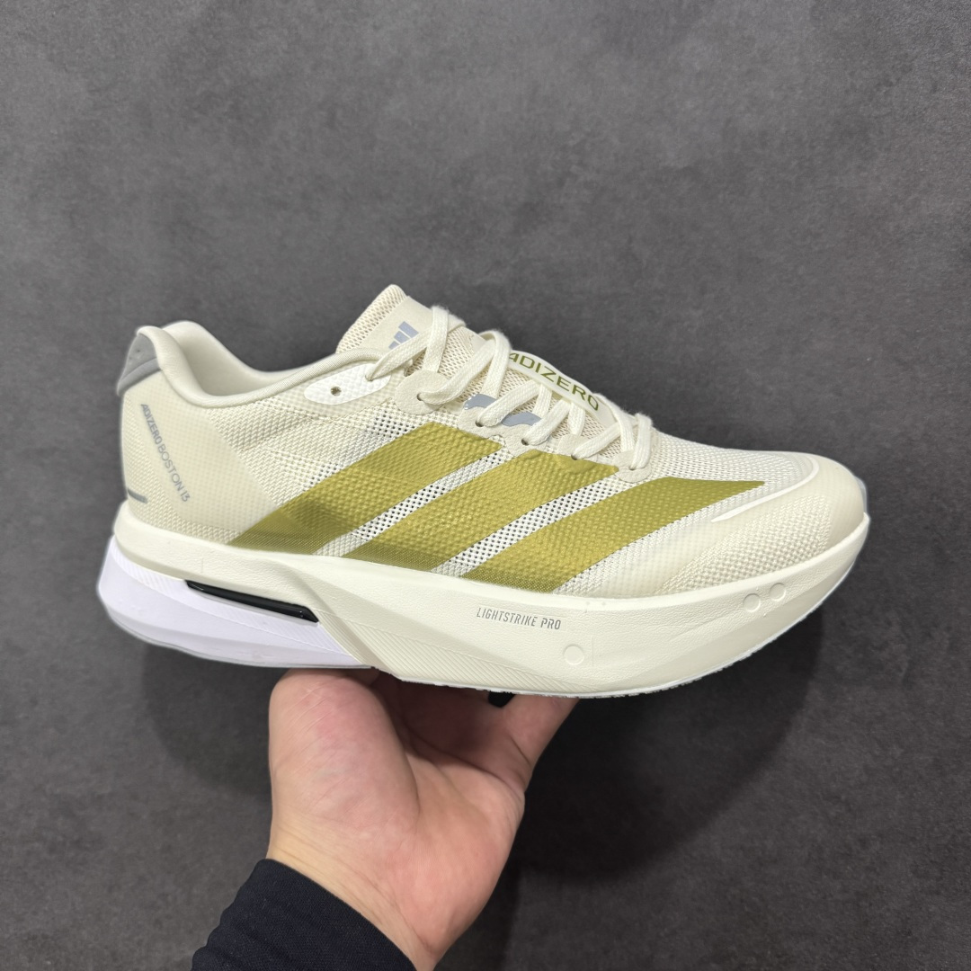 【真碳版本】Ad Adizero Boston 13 M阿迪马拉松系列超轻防滑训练跑步运动鞋 JS4947 市场目前独家使用真碳柱 组合底版本 区别市场涂漆假碳一体大底货 这双跑鞋在保留了前一代的核心科技的基础上，做了一些调整和优化，让跑鞋的脚感更加柔软、回弹和舒适。同时，它也回归了 BOSTON 系列原本的精神，提供了一双适合各种训练和速度的性能跑鞋。 尺码：36 36.5 37 38 38.5 39 40 40.5 41 42 42.5 43 44 44.5 45-选品中心