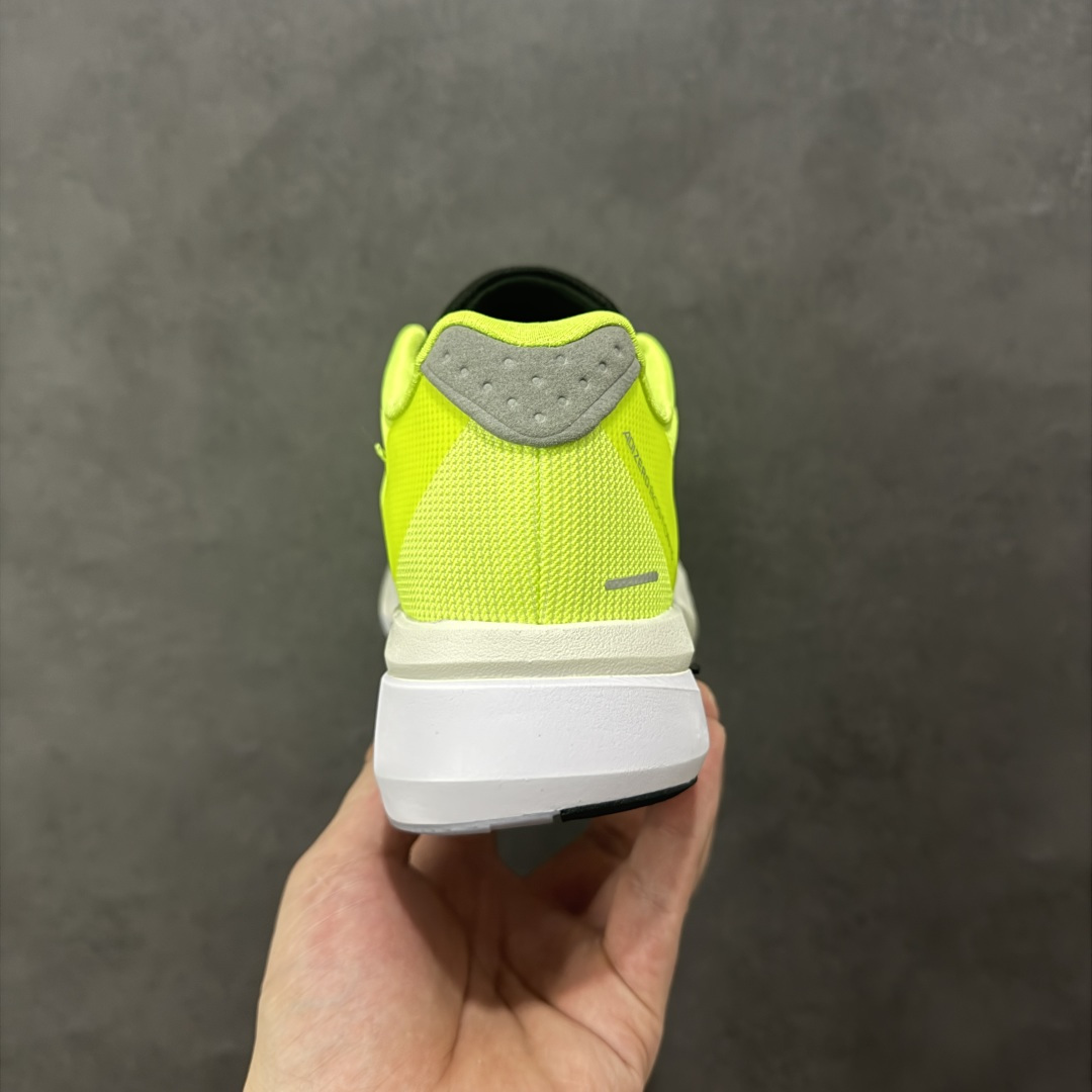 图片[4]-【真碳版本】Ad Adizero Boston 13 阿迪马拉松系列超轻防滑训练跑步运动鞋 JS4933 市场目前独家使用真碳柱 组合底版本 区别市场涂漆假碳一体大底货 这双跑鞋在保留了前一代的核心科技的基础上，做了一些调整和优化，让跑鞋的脚感更加柔软、回弹和舒适。同时，它也回归了 BOSTON 系列原本的精神，提供了一双适合各种训练和速度的性能跑鞋。 尺码：36 36.5 37 38 38.5 39 40 40.5 41 42 42.5 43 44 44.5 45-选品中心