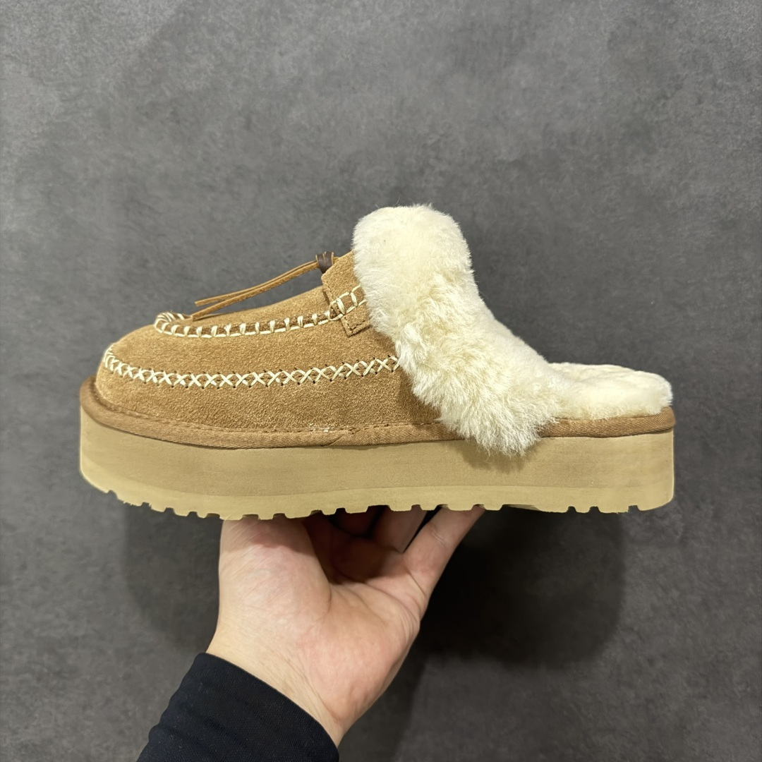 图片[2]-【X1纯原】全网热卖款最齐UGG130个配色市面顶级版本 UGG阿尔派半拖3CM中厚底女款小红书爆款8260 广州外贸大厂生产鞋头到鞋垫真羊皮毛一体独立外盒包装芯片带防水工艺区别市面任何版本 3cm厚底独立原版开发大底羊绒鞋垫冬季保暖外出家居都是很适合的选择进年uug推出款式系列局部偏向年轻消费者喜好也走到时尚潮流穿搭的前沿鞋身材质防泼水涂层翻毛皮鞋面17毫米UGGPURE™植入式羊毛内底轻便防滑舒适橡胶外底带有品牌LOGO商标带全套包装 尺码：353637383940-选品中心