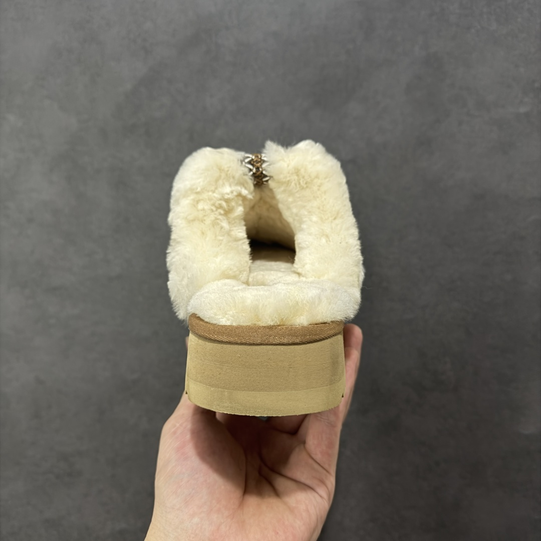 图片[4]-【X1纯原】全网热卖款最齐UGG130个配色市面顶级版本 UGG阿尔派半拖3CM中厚底女款小红书爆款8260 广州外贸大厂生产鞋头到鞋垫真羊皮毛一体独立外盒包装芯片带防水工艺区别市面任何版本 3cm厚底独立原版开发大底羊绒鞋垫冬季保暖外出家居都是很适合的选择进年uug推出款式系列局部偏向年轻消费者喜好也走到时尚潮流穿搭的前沿鞋身材质防泼水涂层翻毛皮鞋面17毫米UGGPURE™植入式羊毛内底轻便防滑舒适橡胶外底带有品牌LOGO商标带全套包装 尺码：353637383940-选品中心