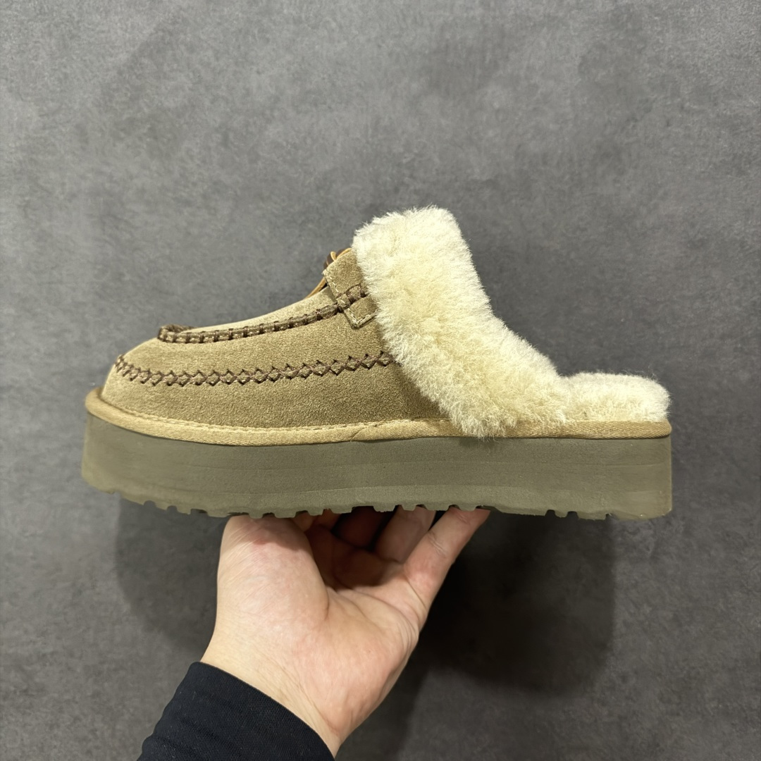 图片[2]-【X1纯原】全网热卖款最齐UGG130个配色市面顶级版本 UGG阿尔派半拖3CM中厚底女款小红书爆款8260 广州外贸大厂生产鞋头到鞋垫真羊皮毛一体独立外盒包装芯片带防水工艺区别市面任何版本 3cm厚底独立原版开发大底羊绒鞋垫冬季保暖外出家居都是很适合的选择进年uug推出款式系列局部偏向年轻消费者喜好也走到时尚潮流穿搭的前沿鞋身材质防泼水涂层翻毛皮鞋面17毫米UGGPURE™植入式羊毛内底轻便防滑舒适橡胶外底带有品牌LOGO商标带全套包装 尺码：353637383940-选品中心