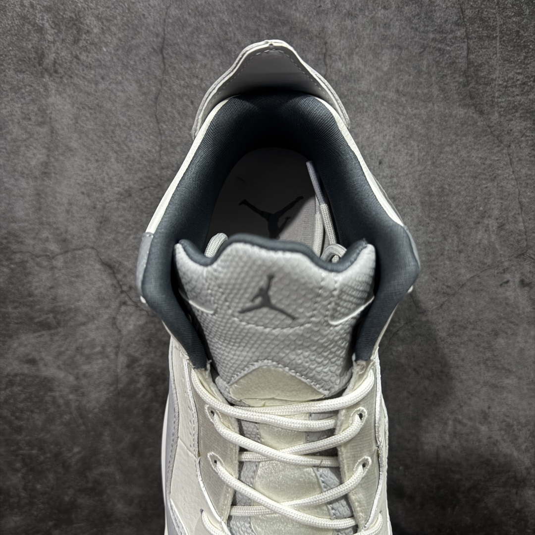 图片[8]-【黑金纯原版】Air Jordan Courtside 23 AJ23 乔23 简版中帮复古休闲运动文化篮球鞋 HQ1192-101 原装级别重装出货 正确鞋舌立体高频 原厂数据独家私磨 原厂纸板开发操作 原盒原包装 每双鞋都来自于原鞋开发对色卡，妥妥的放心 采用头层皮皮革以及轻便牛巴皮革 市场最好版本 尺码：36 36.5 37.5 38 38.5 39 40 40.5 41 42 42.5 43 44 44.5 45 46-选品中心