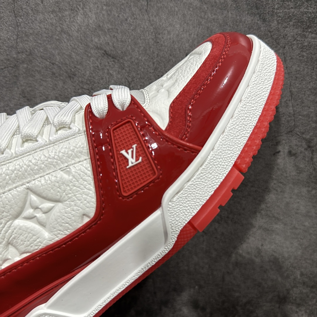 图片[6]-【专柜版/海淘代购版】 现货当天可取 LV Trainer系列高奢运动鞋 黑红漆皮 新款芯片顶级 潮人必备单品 同步ZP官网空胶工艺 鞋舌、挂饰均镶嵌NFC芯片感应装置 正确胶片断点式设计 中底正确还原原版油印字母比例 1：1原楦格板、楦头、刀磨全新升级！ 独家订制顶级压纹麂皮 原版开模TPU大底 质感原版一致 垫脚聚米微料加透气英伦网布 披靡市场任何版本！细节完美呈现！ 代购指定版本 全新升级最新双盒包装 扫码秒进官网！ 全套包装配件同比原版 尺码： 38-46-选品中心