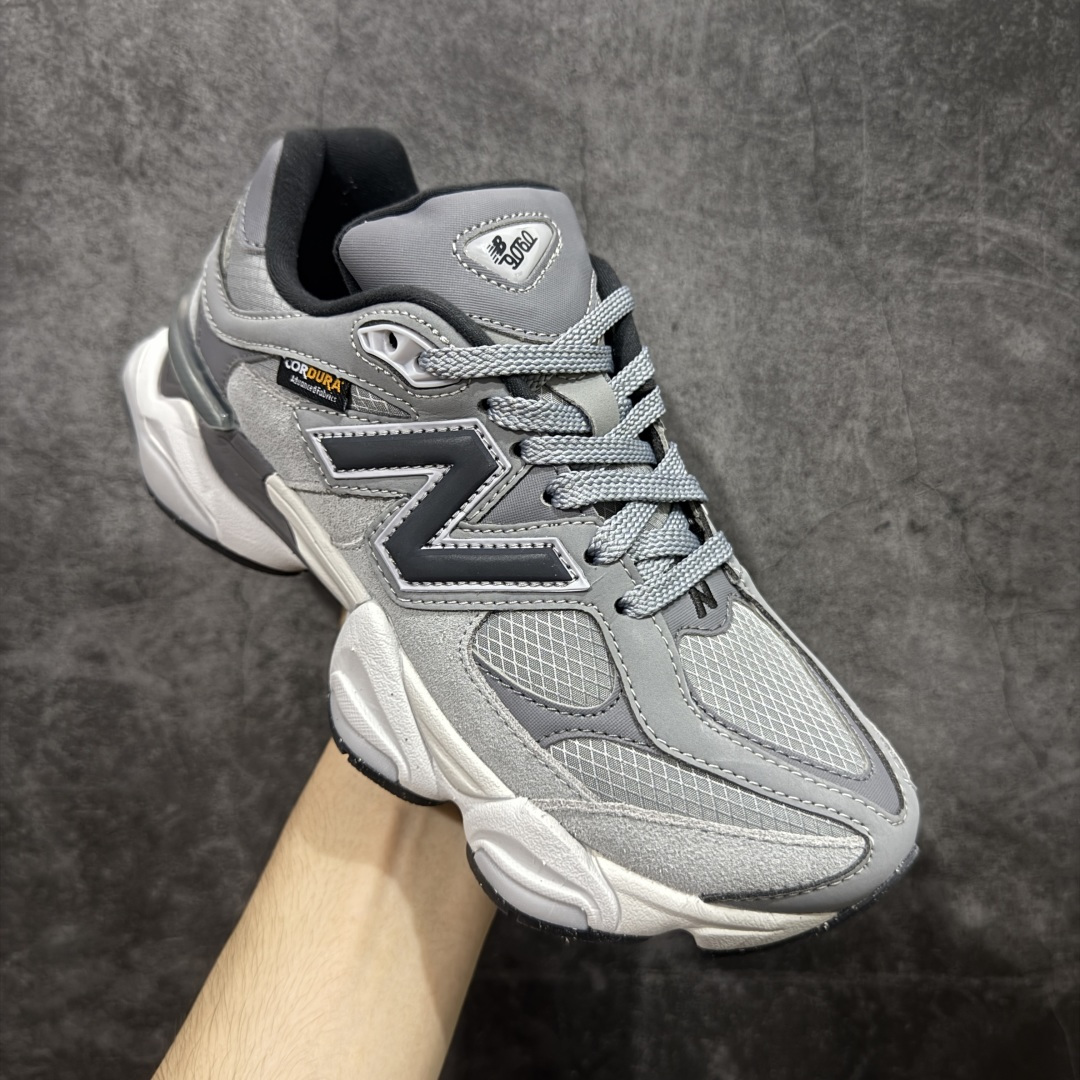 图片[3]-【纯原版】 New Balance NB9060 联名款 复古休闲运动慢跑鞋 灰色 U9060ORB 全套原楦原纸板原厂数据开发 进口三明治网面 原装进口翻毛皮料正确绒感卡色 正确中底拉帮中底网布细节 原厂标裁 带紫光防伪 定制后跟透明水晶模块 冲裁组合 大底贴合程度胶水上色把控完美 整洁度挑战全网艺术家 多道序QC把关品质完善 匠心打造 耗时两个月开发完成 工艺极其复杂难度可想而知 新开独立私模大底 全网唯一正确六层组合大底 高端零售专供产物 尺码：36 37 37.5 38 38.5 39 40 40.5 41 42 42.5 43 44 45 46.5-选品中心