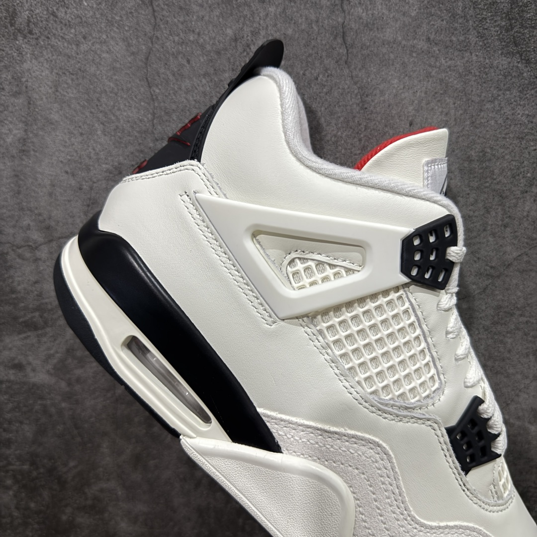 图片[7]-【GX纯原】Air Jordan AJ4 “Flight Club”Sail/Black-University Red 飞行俱乐部 IM4002-100 全新批次 重点区分市面 唯一正确细节 后跟饰片中心位置有合模线 超弹硅胶材质 内层不织布补强 补强为硅胶提供更强耐久性 避免断裂 圈内最强四代 独家外贸特供尺码含 45.5 49.5 50.5 耗时半年巨作 全套原纸板楦头开发 原厂特供皮料加持 确保原汁原味 完美呈现四代版型 一比一鞋头弧度高度鞋身弧度 数据细节工艺流程均保持原鞋一致 原厂TPU网格鞋带扣 正确内里网布 菱角分明不变形无多余毛边 柔软性质感一致于原鞋 市场唯一原厂鞋扣模具 背面可见隐藏注塑口 原厂织唛标 原厂飞人电绣工艺 尾指中部跳三针 独家绑鞋带手法 印刷中底布 四线拉帮 米色美纹纸贴合固定 进口港宝加持 后跟自然饱满 全鞋荧光划线卡点 追求极致完美 每一双都是工艺品 多重QC质检 超越公司货的品控标准 实实在在的免检产品 尺码：40 40.5 41 42 42.5 43 44 44.5 45 45.5 46 47.5 48.5 49.5 50.5-选品中心