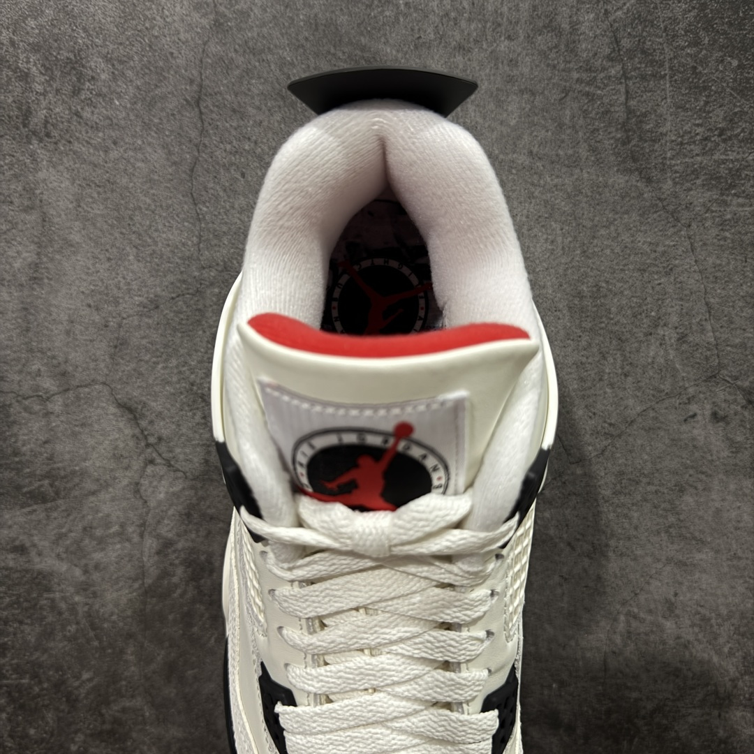 图片[8]-【GX纯原】Air Jordan AJ4 “Flight Club”Sail/Black-University Red 飞行俱乐部 IM4002-100 全新批次 重点区分市面 唯一正确细节 后跟饰片中心位置有合模线 超弹硅胶材质 内层不织布补强 补强为硅胶提供更强耐久性 避免断裂 圈内最强四代 独家外贸特供尺码含 45.5 49.5 50.5 耗时半年巨作 全套原纸板楦头开发 原厂特供皮料加持 确保原汁原味 完美呈现四代版型 一比一鞋头弧度高度鞋身弧度 数据细节工艺流程均保持原鞋一致 原厂TPU网格鞋带扣 正确内里网布 菱角分明不变形无多余毛边 柔软性质感一致于原鞋 市场唯一原厂鞋扣模具 背面可见隐藏注塑口 原厂织唛标 原厂飞人电绣工艺 尾指中部跳三针 独家绑鞋带手法 印刷中底布 四线拉帮 米色美纹纸贴合固定 进口港宝加持 后跟自然饱满 全鞋荧光划线卡点 追求极致完美 每一双都是工艺品 多重QC质检 超越公司货的品控标准 实实在在的免检产品 尺码：40 40.5 41 42 42.5 43 44 44.5 45 45.5 46 47.5 48.5 49.5 50.5-选品中心