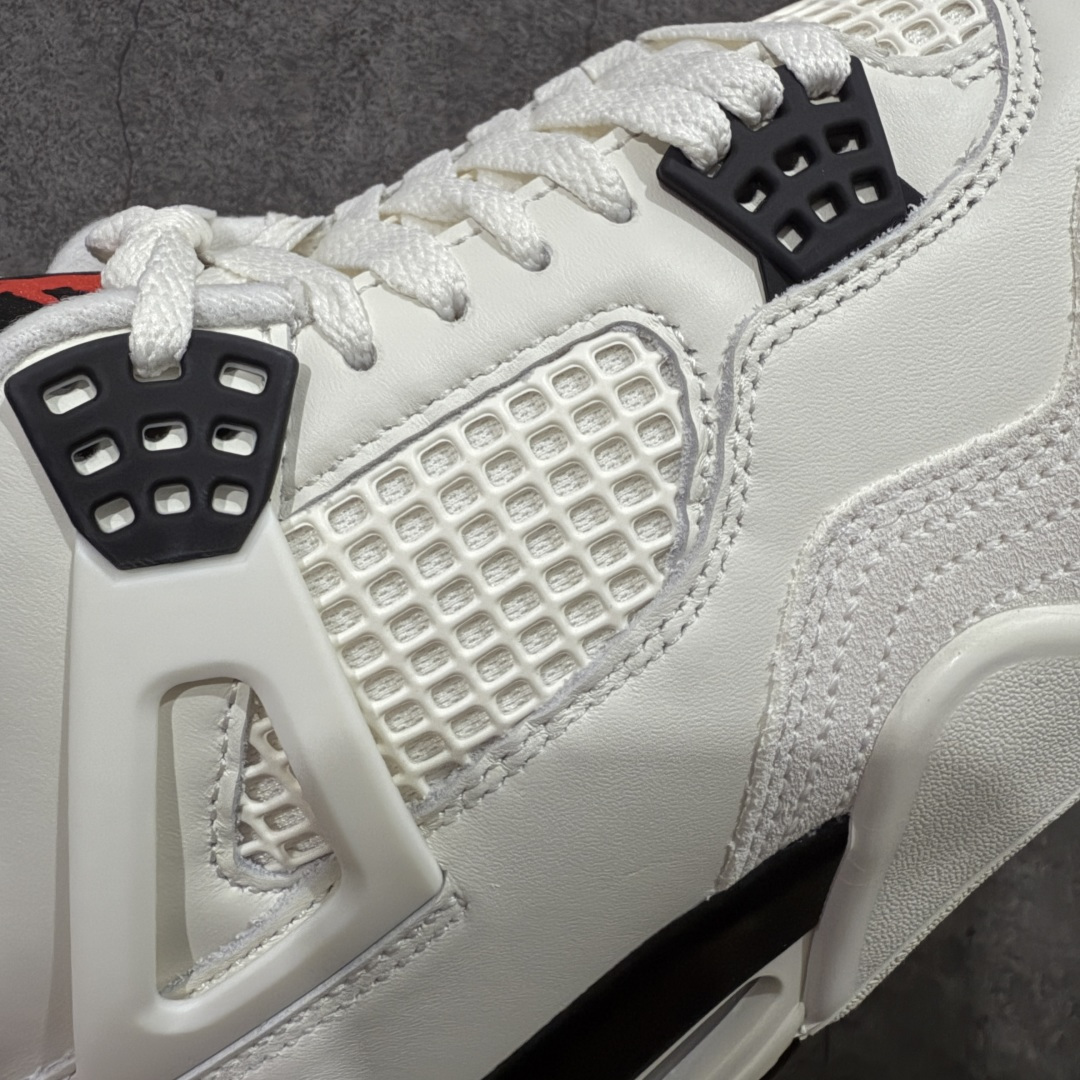 图片[4]-【GX纯原】Air Jordan AJ4 “Flight Club”Sail/Black-University Red 飞行俱乐部 IM4002-100 全新批次 重点区分市面 唯一正确细节 后跟饰片中心位置有合模线 超弹硅胶材质 内层不织布补强 补强为硅胶提供更强耐久性 避免断裂 圈内最强四代 独家外贸特供尺码含 45.5 49.5 50.5 耗时半年巨作 全套原纸板楦头开发 原厂特供皮料加持 确保原汁原味 完美呈现四代版型 一比一鞋头弧度高度鞋身弧度 数据细节工艺流程均保持原鞋一致 原厂TPU网格鞋带扣 正确内里网布 菱角分明不变形无多余毛边 柔软性质感一致于原鞋 市场唯一原厂鞋扣模具 背面可见隐藏注塑口 原厂织唛标 原厂飞人电绣工艺 尾指中部跳三针 独家绑鞋带手法 印刷中底布 四线拉帮 米色美纹纸贴合固定 进口港宝加持 后跟自然饱满 全鞋荧光划线卡点 追求极致完美 每一双都是工艺品 多重QC质检 超越公司货的品控标准 实实在在的免检产品 尺码：40 40.5 41 42 42.5 43 44 44.5 45 45.5 46 47.5 48.5 49.5 50.5-选品中心