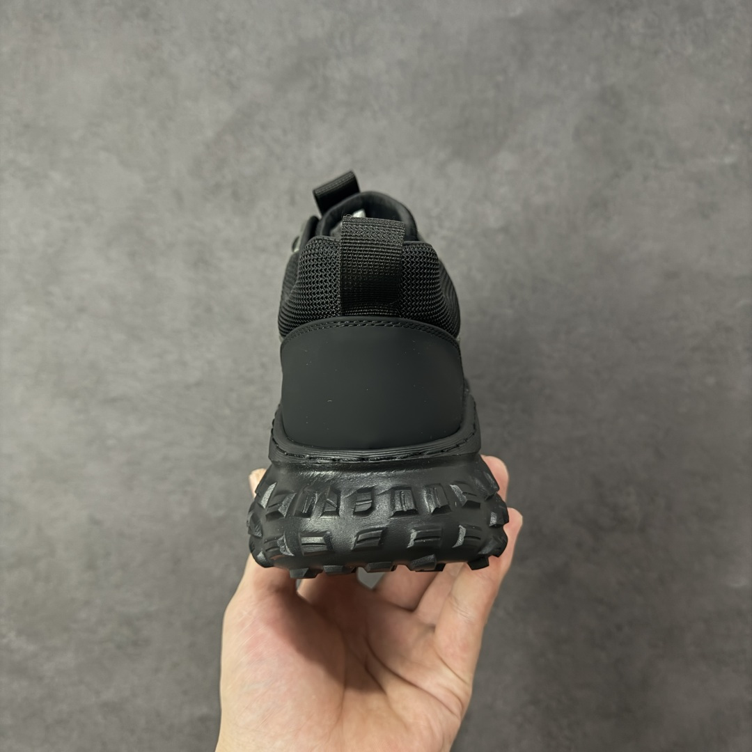 图片[4]-【广东纯原】ECCO爱步男款新款运动登山鞋 轻盈减震牛皮耐磨户外跑鞋 越野系列 甄选优质牛皮革搭配纺织衬里 防污透气，户外无忧 无惧旷野 提供出色的能量回弹和缓震支撑 长距离不累脚 驰骋百公里 直接注塑工艺连接鞋面与鞋底 一体成型，合脚稳固 贴合舒适 预防前冲 橡胶外底多地形适应，抓地耐磨 为每一次徒步提供稳定支撑 动态平衡 无惧陡坡 简约设计 穿型入野 尺码：38 39 40 41 42 43（皮鞋码） 编码：TLB350360-选品中心