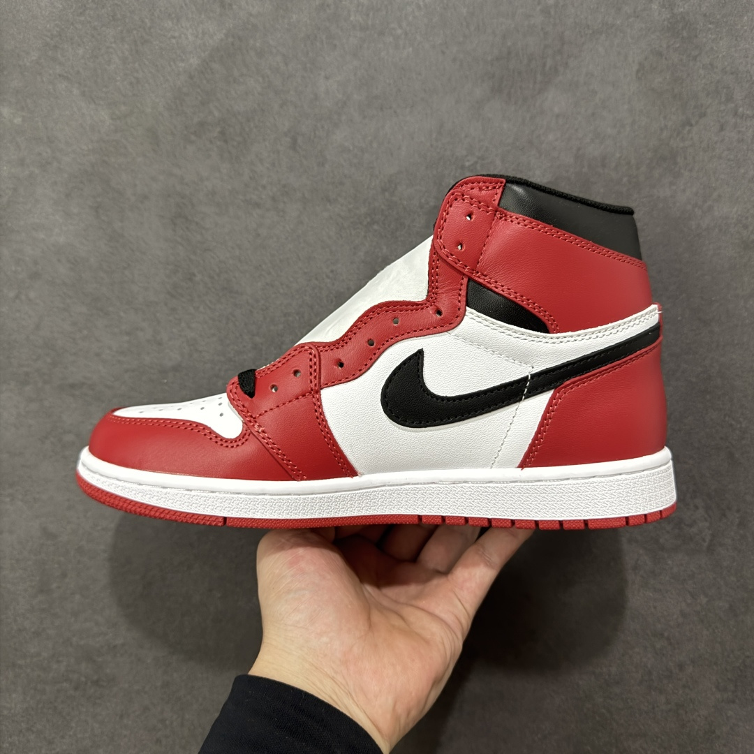 图片[2]-【公司级头层版】Air Jordan 1 High OG 高帮 芝加哥 AJ1 乔丹1代 aj1 乔1 高邦 金人吊牌 乔丹篮球鞋系列555088-101 采用正确头层皮组合荔枝纹头层皮革鞋面材质 中底注胶孔及缜密中底拉帮工艺 内置气垫及耐磨橡胶大底 尺码：36-47-选品中心