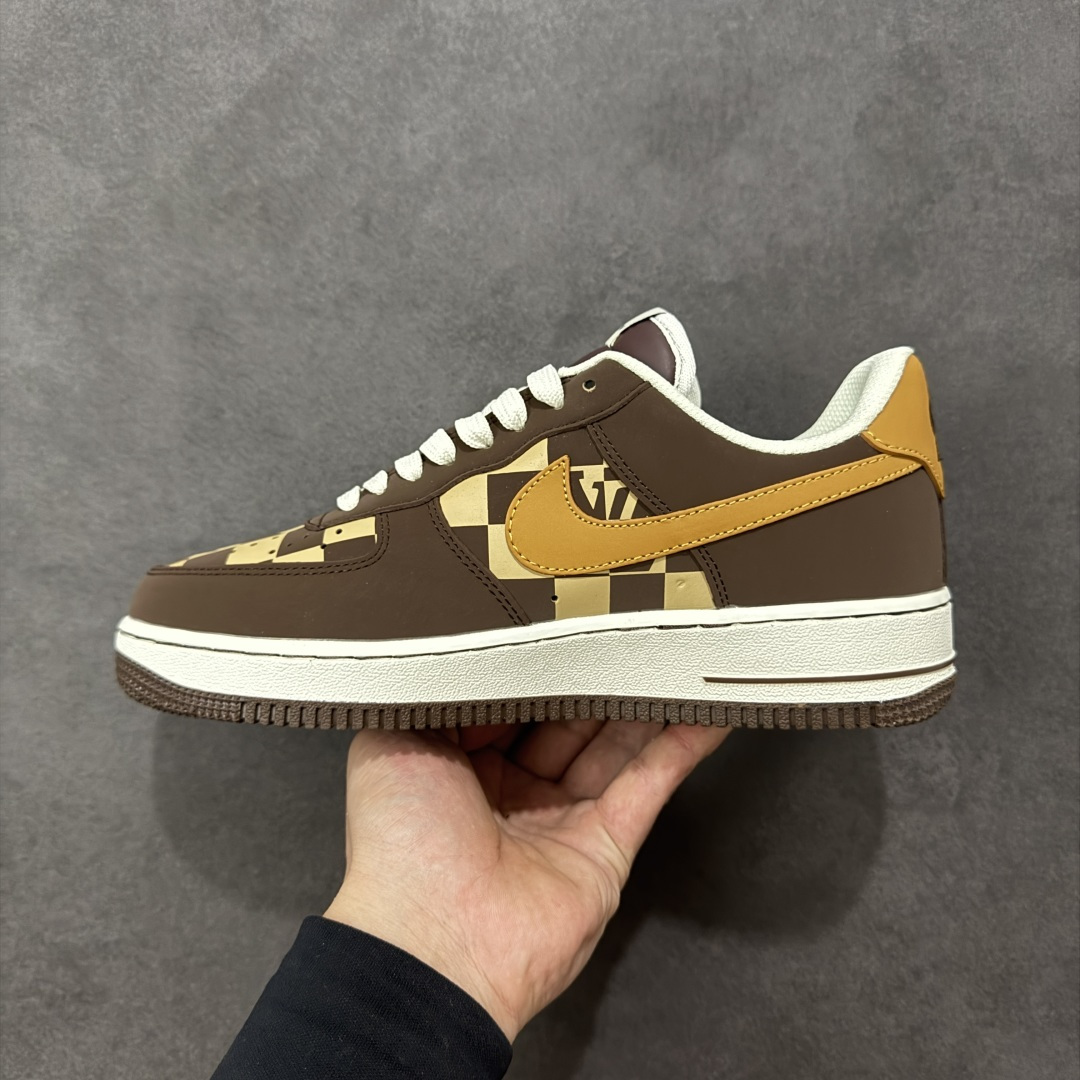 图片[2]-【定制版】NIke Air Force 1 \’07 Low LV联名–咖棕焦糖 空军一号低帮 运动鞋 休闲鞋 折边针车 工艺难度大 原楦头原纸板 高端定制鞋盒 原厂鞋底 超高清洁度 细节完美 货号：NH0601-576 尺码：36 36.5 37.5 38 38.5 39 40 40.5 41 42 42.5 43 44 44.5 45 编码：HXSB310320-选品中心