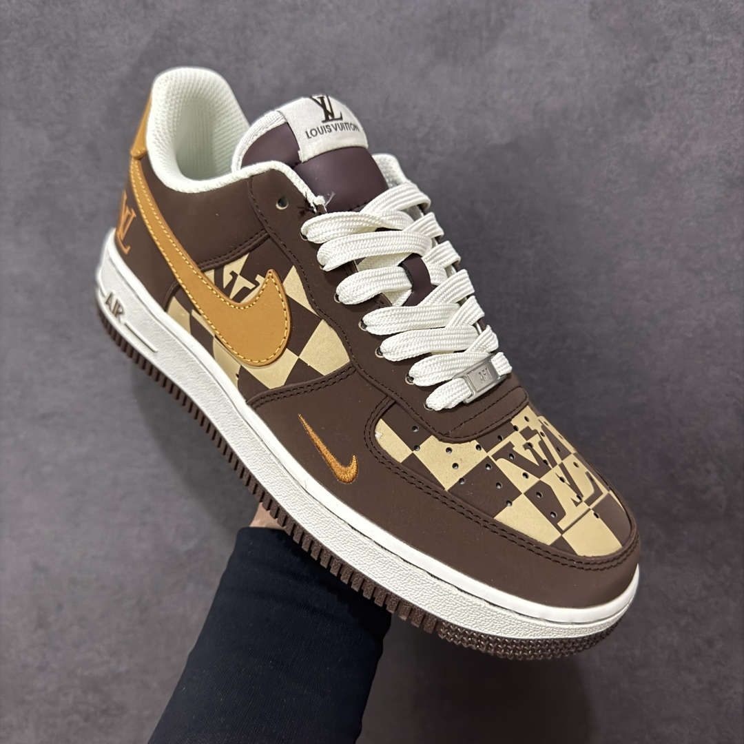 图片[3]-【定制版】NIke Air Force 1 \’07 Low LV联名–咖棕焦糖 空军一号低帮 运动鞋 休闲鞋 折边针车 工艺难度大 原楦头原纸板 高端定制鞋盒 原厂鞋底 超高清洁度 细节完美 货号：NH0601-576 尺码：36 36.5 37.5 38 38.5 39 40 40.5 41 42 42.5 43 44 44.5 45 编码：HXSB310320-选品中心