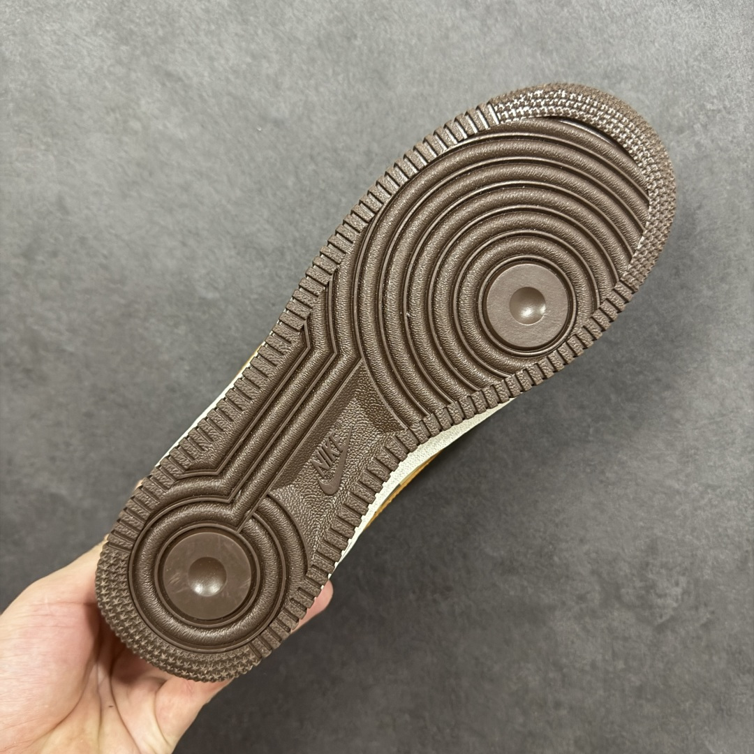 图片[9]-【定制版】NIke Air Force 1 \’07 Low LV联名–咖棕焦糖 空军一号低帮 运动鞋 休闲鞋 折边针车 工艺难度大 原楦头原纸板 高端定制鞋盒 原厂鞋底 超高清洁度 细节完美 货号：NH0601-576 尺码：36 36.5 37.5 38 38.5 39 40 40.5 41 42 42.5 43 44 44.5 45 编码：HXSB310320-选品中心