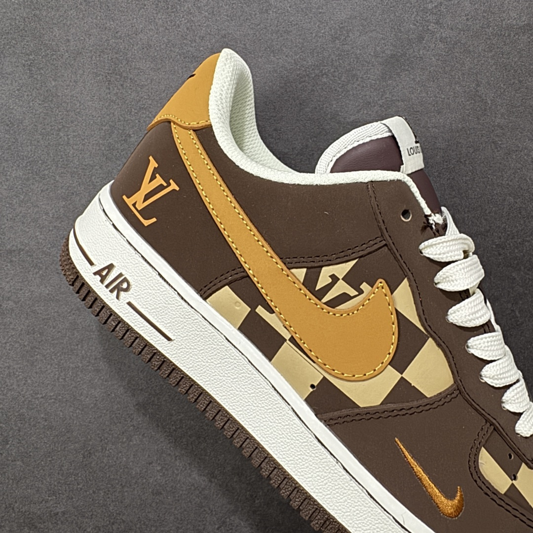 图片[6]-【定制版】NIke Air Force 1 \’07 Low LV联名–咖棕焦糖 空军一号低帮 运动鞋 休闲鞋 折边针车 工艺难度大 原楦头原纸板 高端定制鞋盒 原厂鞋底 超高清洁度 细节完美 货号：NH0601-576 尺码：36 36.5 37.5 38 38.5 39 40 40.5 41 42 42.5 43 44 44.5 45 编码：HXSB310320-选品中心