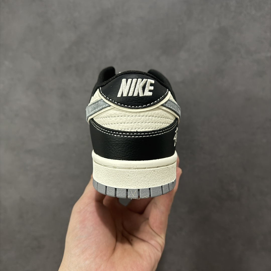 图片[4]-【定制版】Nike SB Dunk Low“ 斯图西联名—黑白熊猫” 周年高端定制 低帮休闲板鞋 定制鞋盒 大厂纯原品质出货 超高清洁度 皮料切割干净无任何毛边 细节完美 货号：DN3168-003 尺码：36 36.5 37.5 38 38.5 39 40 40.5 41 42 42.5 43 44 44.5 45 编码：HXSB330340-选品中心