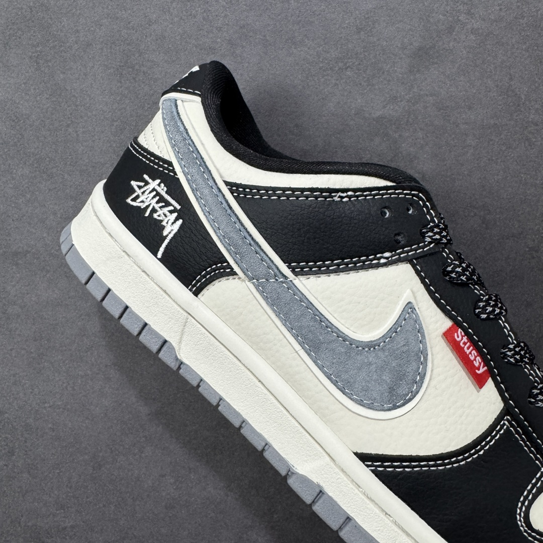 图片[6]-【定制版】Nike SB Dunk Low“ 斯图西联名—黑白熊猫” 周年高端定制 低帮休闲板鞋 定制鞋盒 大厂纯原品质出货 超高清洁度 皮料切割干净无任何毛边 细节完美 货号：DN3168-003 尺码：36 36.5 37.5 38 38.5 39 40 40.5 41 42 42.5 43 44 44.5 45 编码：HXSB330340-选品中心