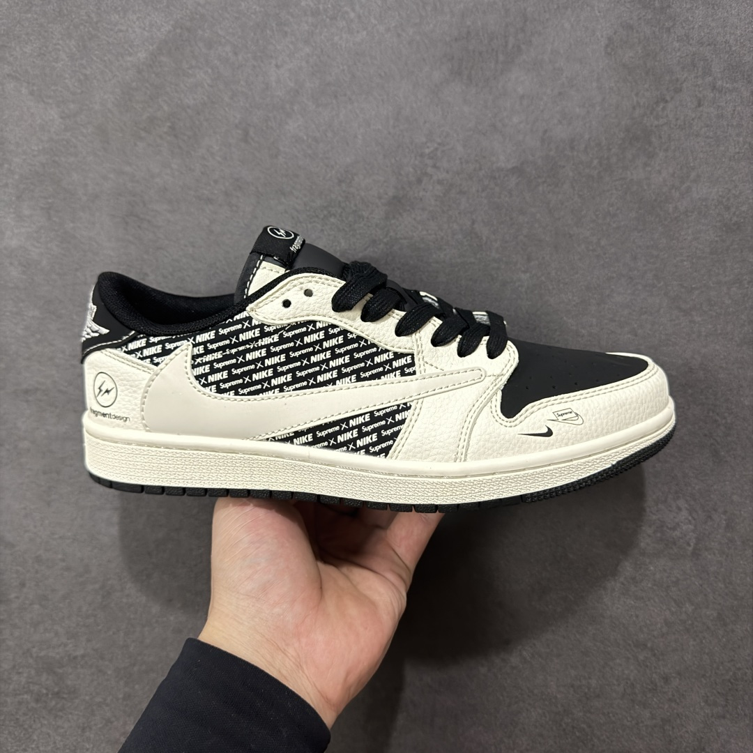 【定制版】Travis Scott x Fragment Design x Jordan Air Jordan 1 Low OG SP “闪电联名------米白黑” 高端定制 倒钩三方联名低帮篮球鞋 #定制鞋盒 大厂纯原品质出货 超高清洁度 皮料切割干净无任何毛边 细节完美 货号：XD0798-311 尺码： 36 36.5 37.5 38 38.5 39 40 40.5 41 42 42.5 43 44 44.5 45-选品中心