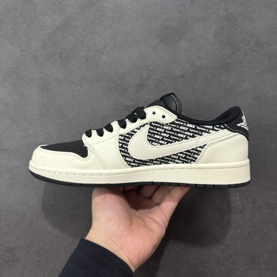 图片[2]-【定制版】Travis Scott x Fragment Design x Jordan Air Jordan 1 Low OG SP “闪电联名——米白黑” 高端定制 倒钩三方联名低帮篮球鞋 #定制鞋盒 大厂纯原品质出货 超高清洁度 皮料切割干净无任何毛边 细节完美 货号：XD0798-311 尺码： 36 36.5 37.5 38 38.5 39 40 40.5 41 42 42.5 43 44 44.5 45-选品中心