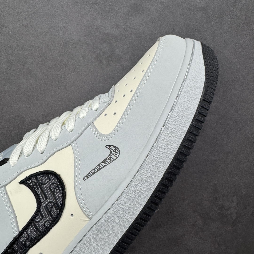 图片[5]-【定制版】Nike Air Force 1 \’07 Low “迪奥联名——花纹米灰黑”空军一号 高端定制 低帮 运动鞋 休闲鞋 折边针车 工艺难度大 原楦头原纸板 原装鞋盒 定制五金配件 内置全掌气垫 原厂鞋底 货号：BK0188-081 尺码：36 36.5 37.5 38 38.5 39 40 40.5 41 42 42.5 43 44 44.5 45 编码：HXSB310320-选品中心
