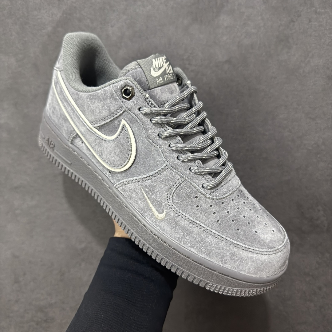 图片[3]-【定制版】Nike Air Force 1 \’07 Low “头层猪八拼接” 空军一号 高端定制 低帮 运动鞋 休闲鞋 折边针车 工艺难度大 原楦头原纸板 原装鞋盒 定制五金配件 内置全掌气垫 原厂鞋底 货号：DY9867-102 尺码：36 36.5 37.5 38 38.5 39 40 40.5 41 42 42.5 43 44 44.5 45 编码：HXSA250260-选品中心