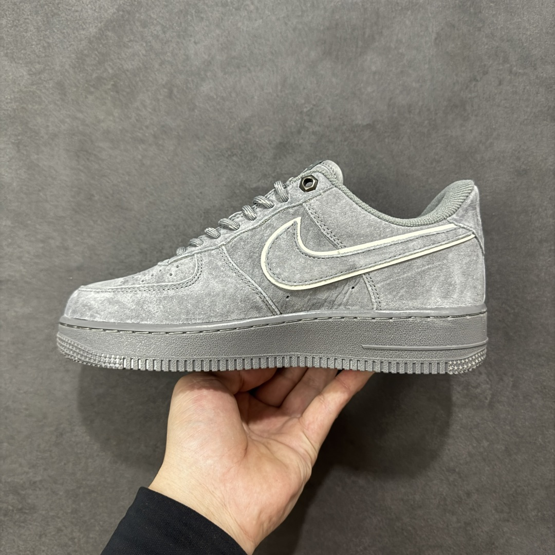 图片[2]-【定制版】Nike Air Force 1 \’07 Low “头层猪八拼接” 空军一号 高端定制 低帮 运动鞋 休闲鞋 折边针车 工艺难度大 原楦头原纸板 原装鞋盒 定制五金配件 内置全掌气垫 原厂鞋底 货号：DY9867-102 尺码：36 36.5 37.5 38 38.5 39 40 40.5 41 42 42.5 43 44 44.5 45 编码：HXSA250260-选品中心