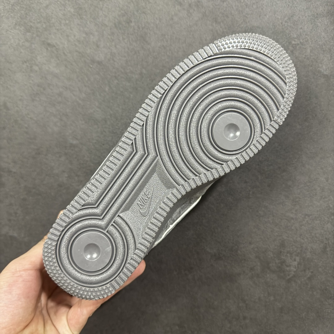 图片[9]-【定制版】Nike Air Force 1 \’07 Low “头层猪八拼接” 空军一号 高端定制 低帮 运动鞋 休闲鞋 折边针车 工艺难度大 原楦头原纸板 原装鞋盒 定制五金配件 内置全掌气垫 原厂鞋底 货号：DY9867-102 尺码：36 36.5 37.5 38 38.5 39 40 40.5 41 42 42.5 43 44 44.5 45 编码：HXSA250260-选品中心